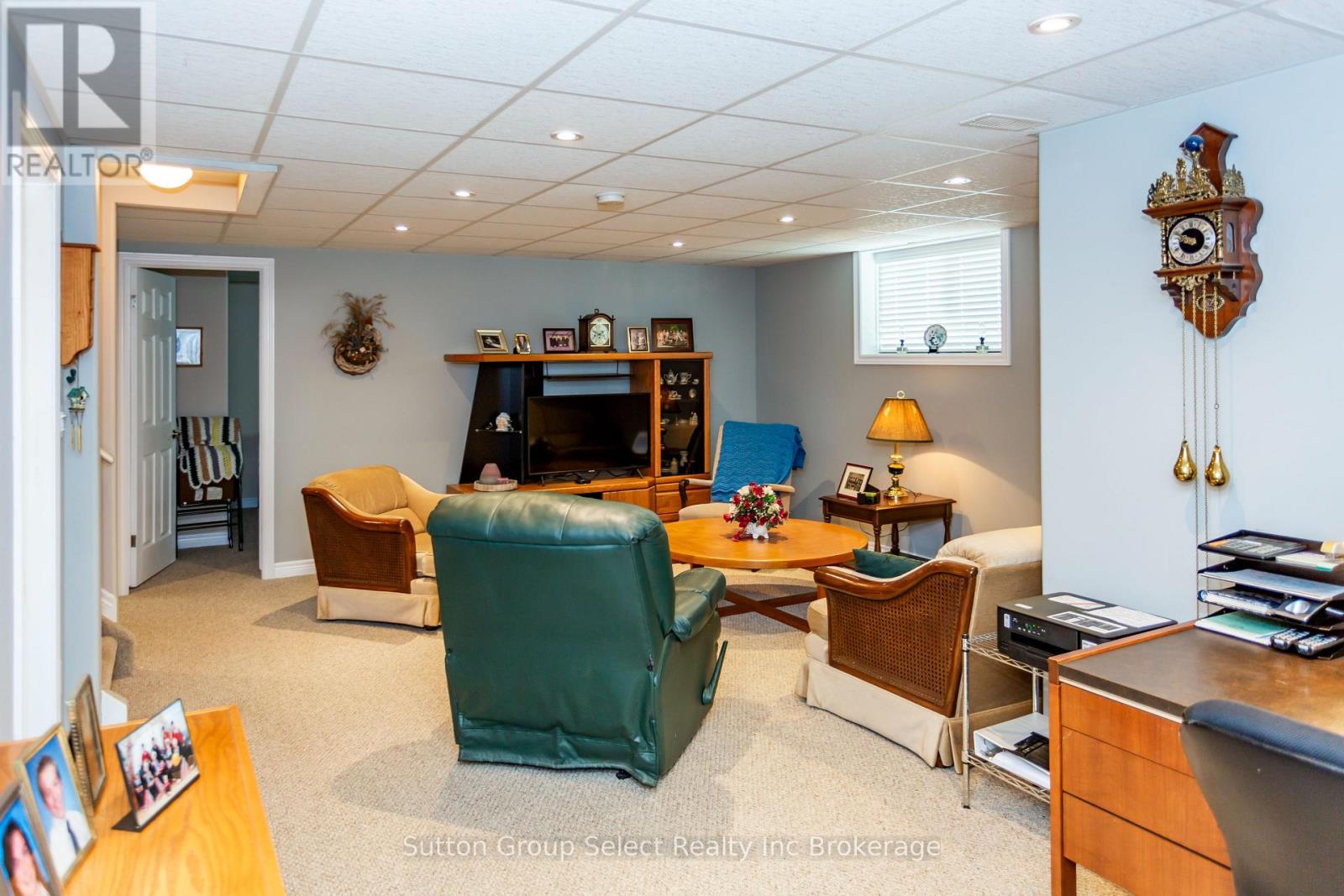 #31 540 SPITFIRE STREET - 36