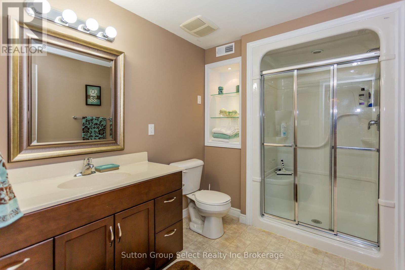 #31 540 SPITFIRE STREET - 44