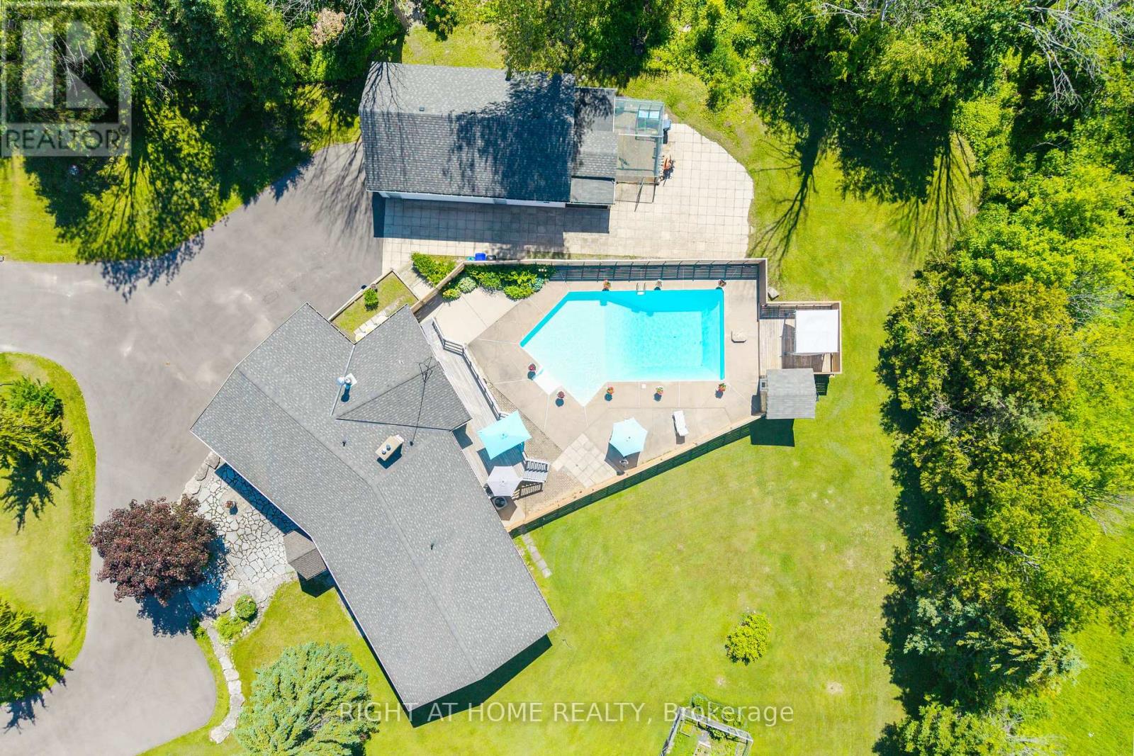 560 CONCESSION ROAD 15 W - 39