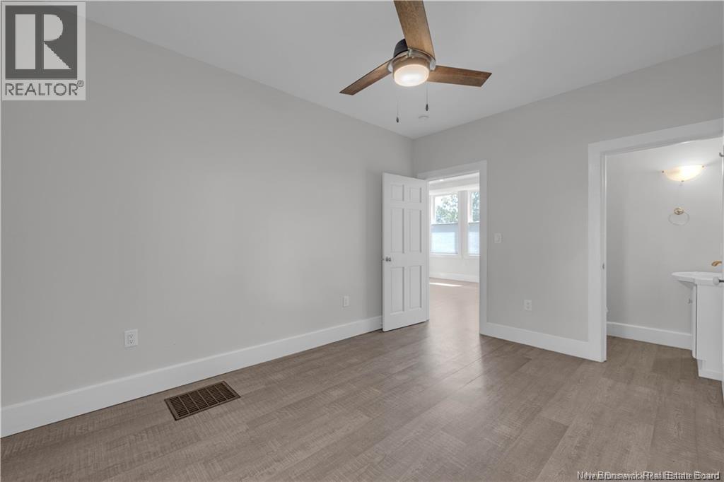 60-62 Queensway - 17