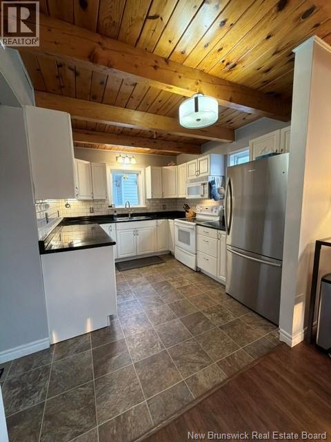 579 Sandy Point Road - Image 5