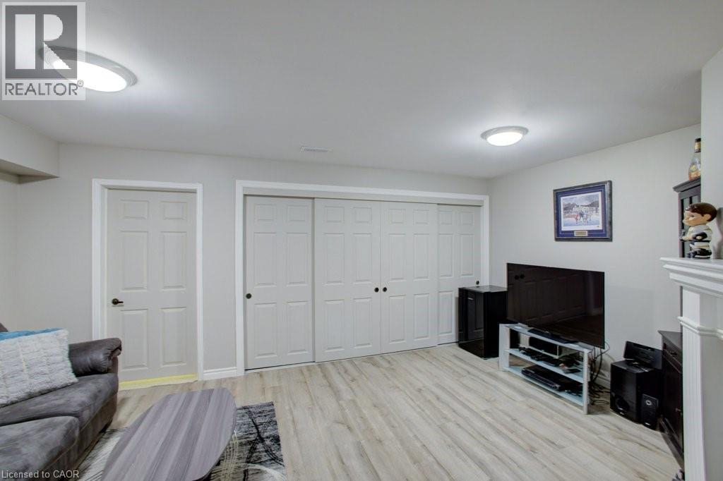 #3 464 BEECHWOOD Place - 23