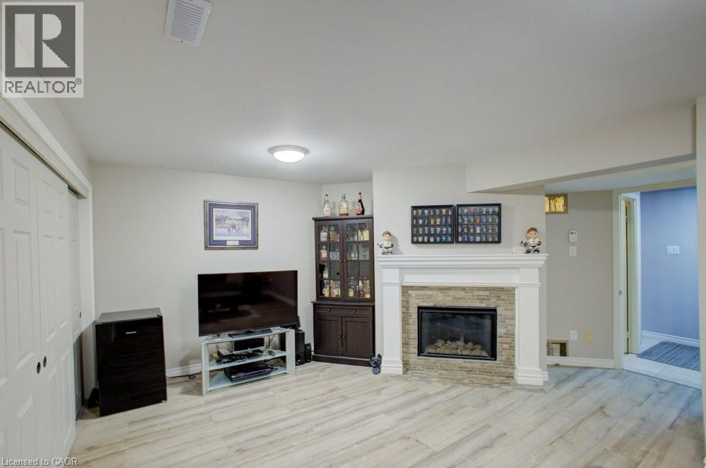 #3 464 BEECHWOOD Place - 24