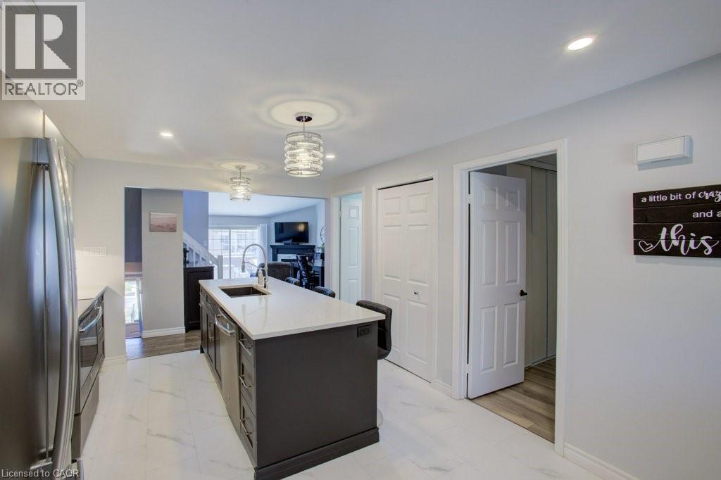 #3 464 BEECHWOOD Place - 4