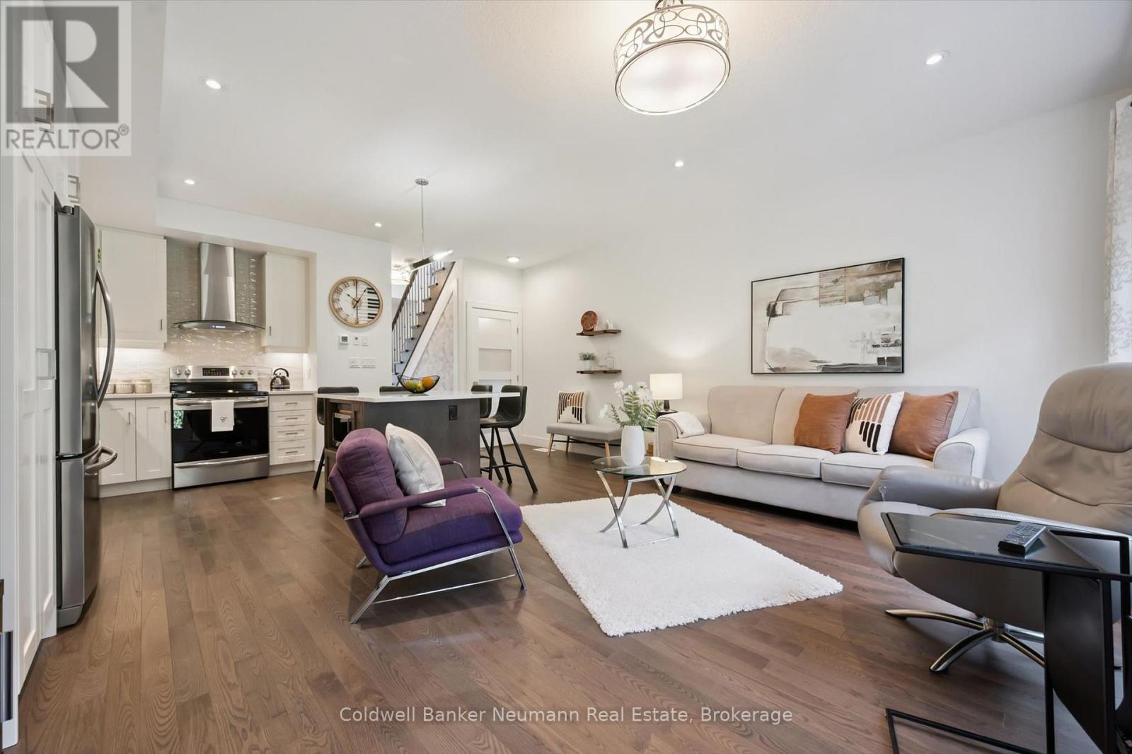 #92 60 ARKELL ROAD - 13
