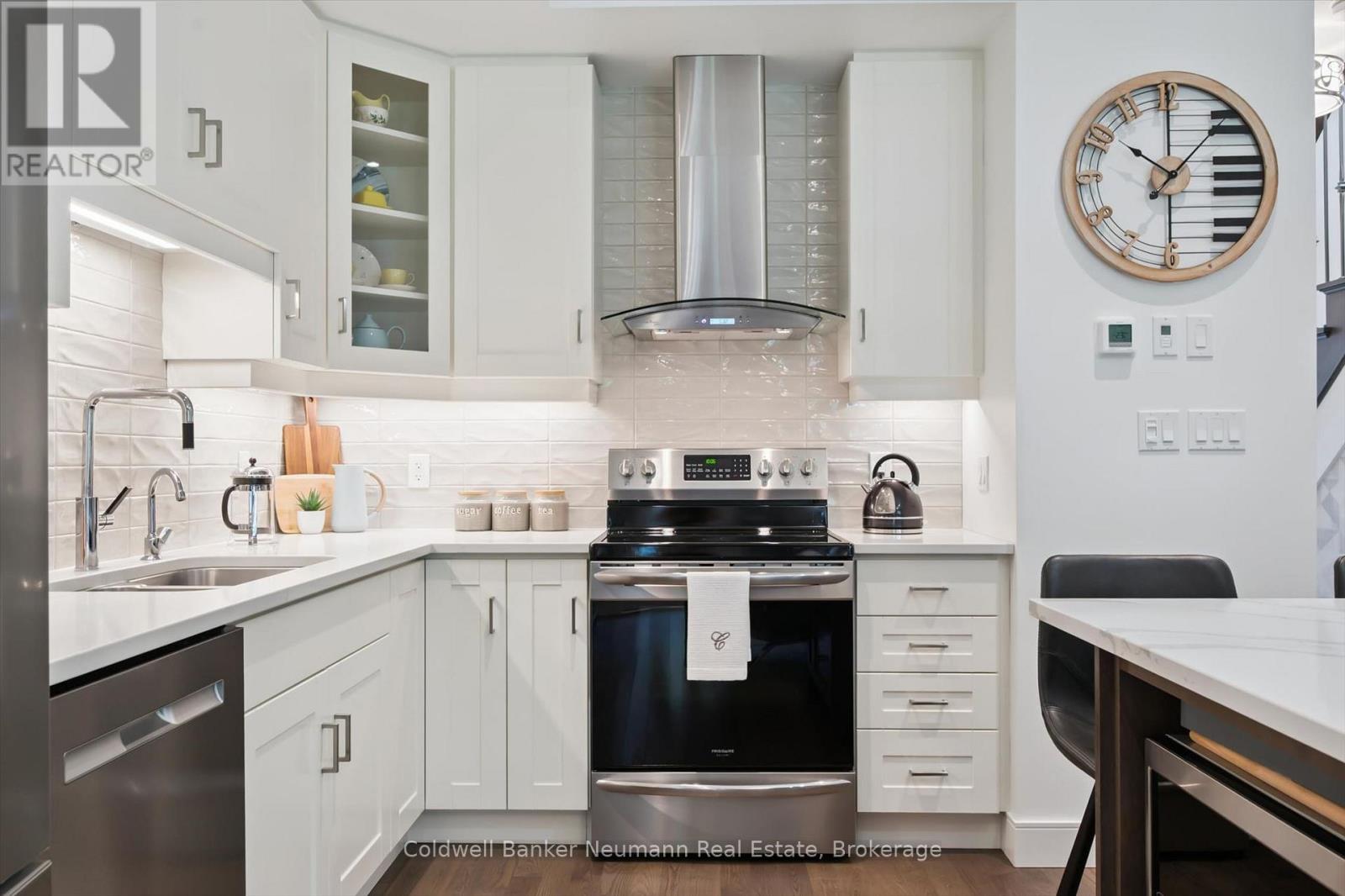 #92 60 ARKELL ROAD - 20