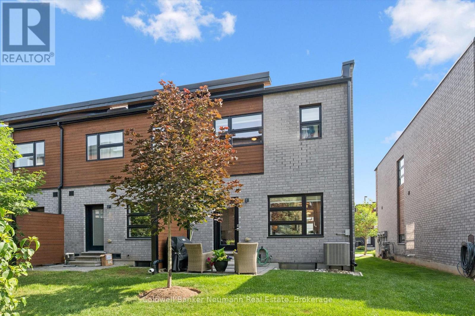 #92 60 ARKELL ROAD - 35