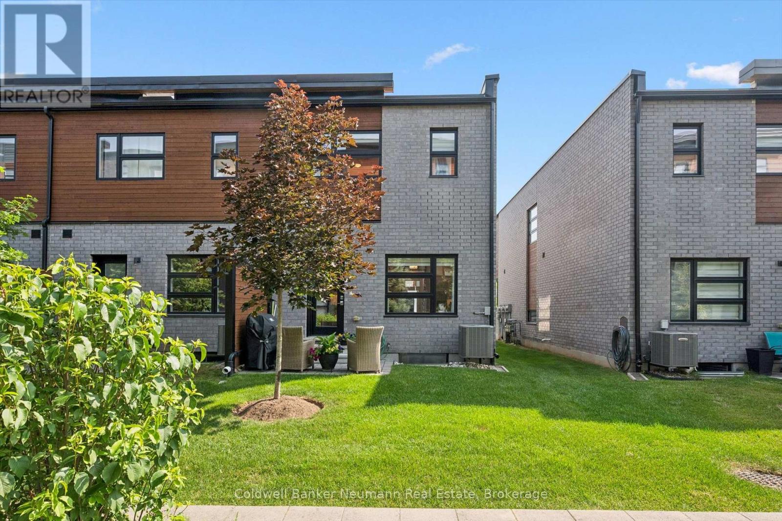 #92 60 ARKELL ROAD - 36