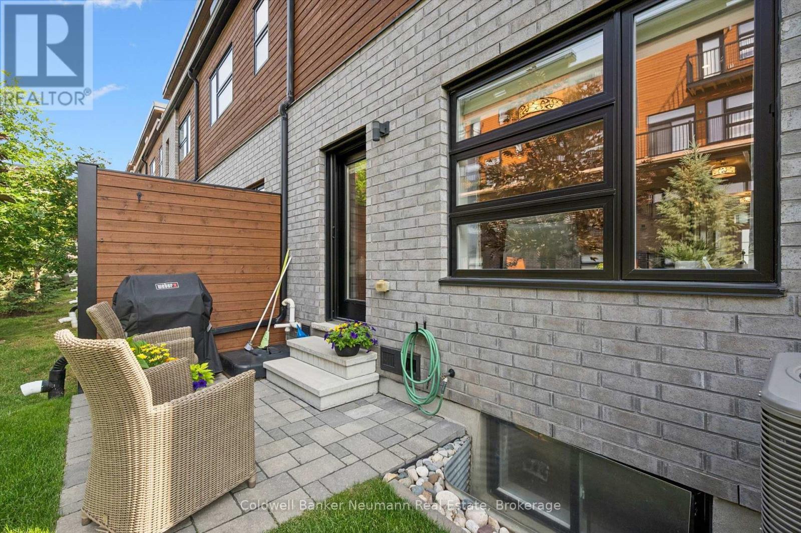 #92 60 ARKELL ROAD - 37