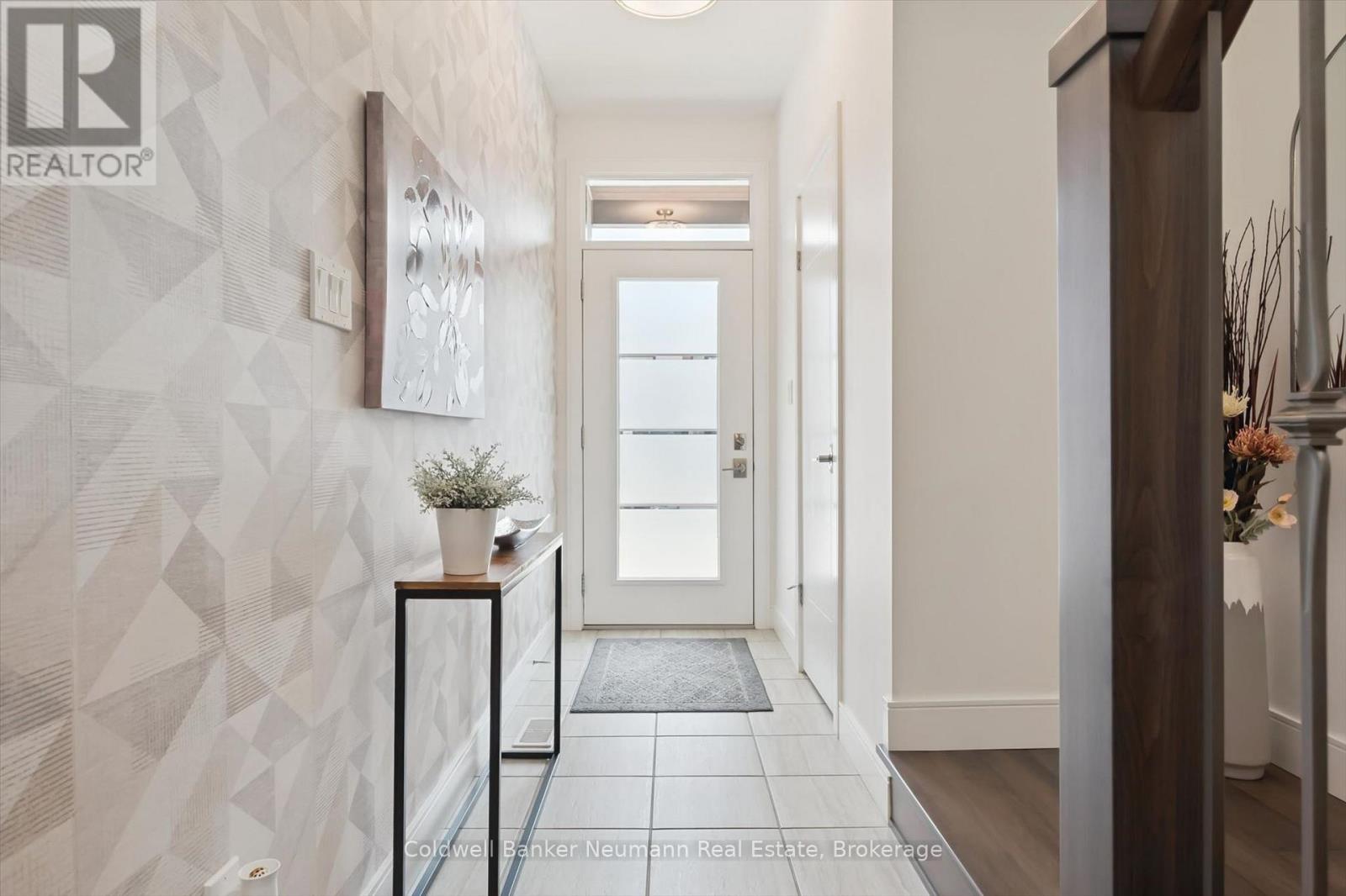#92 60 ARKELL ROAD - 6