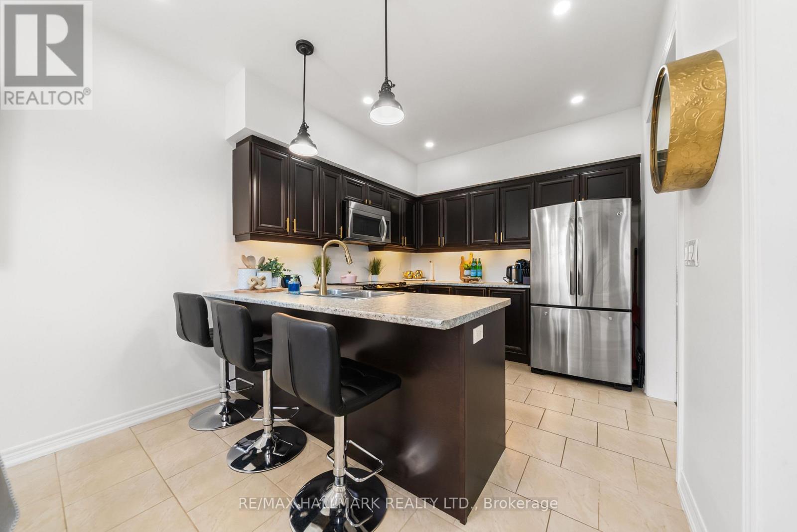 152 MCDONALD CRESCENT - 11