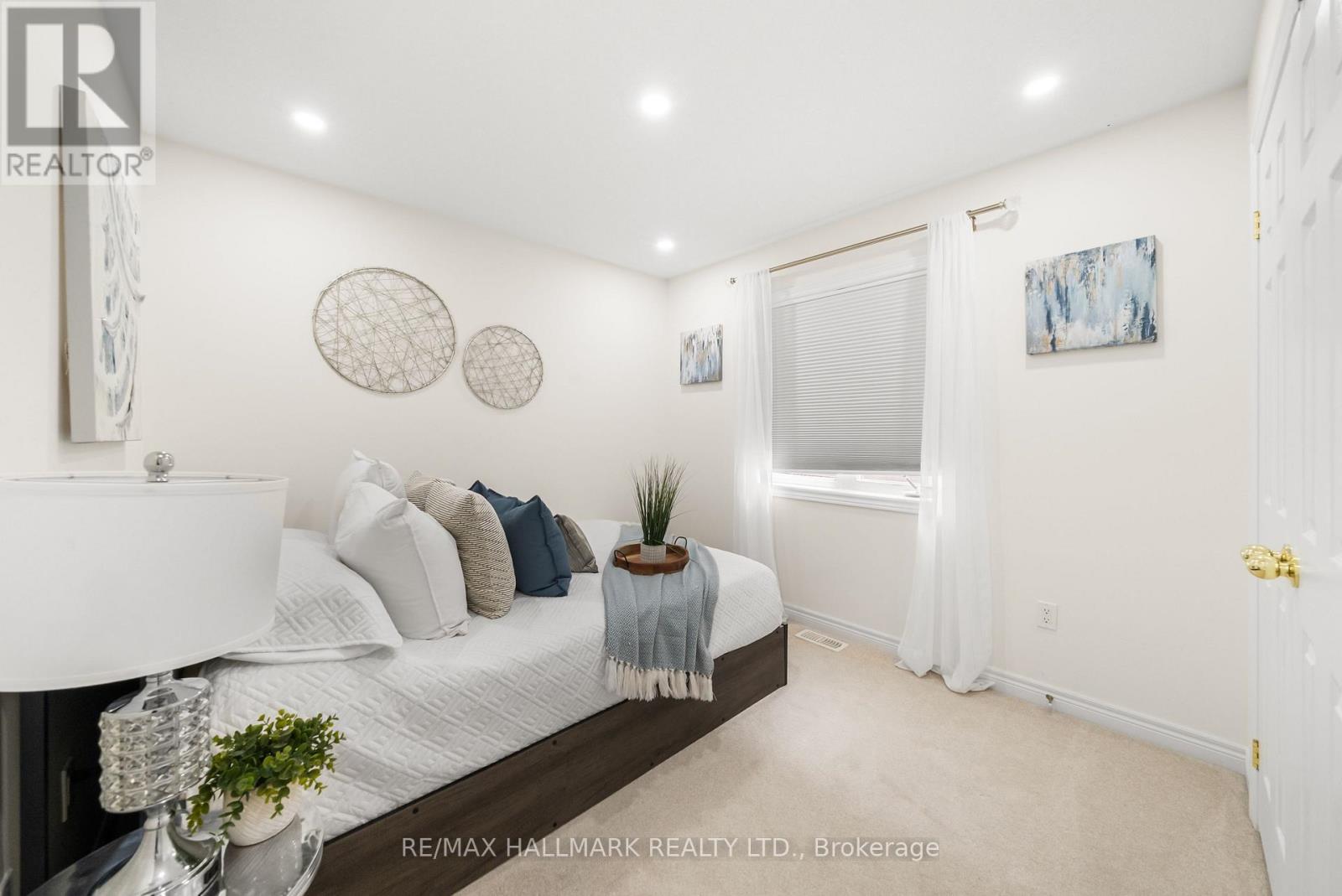 152 MCDONALD CRESCENT - 18