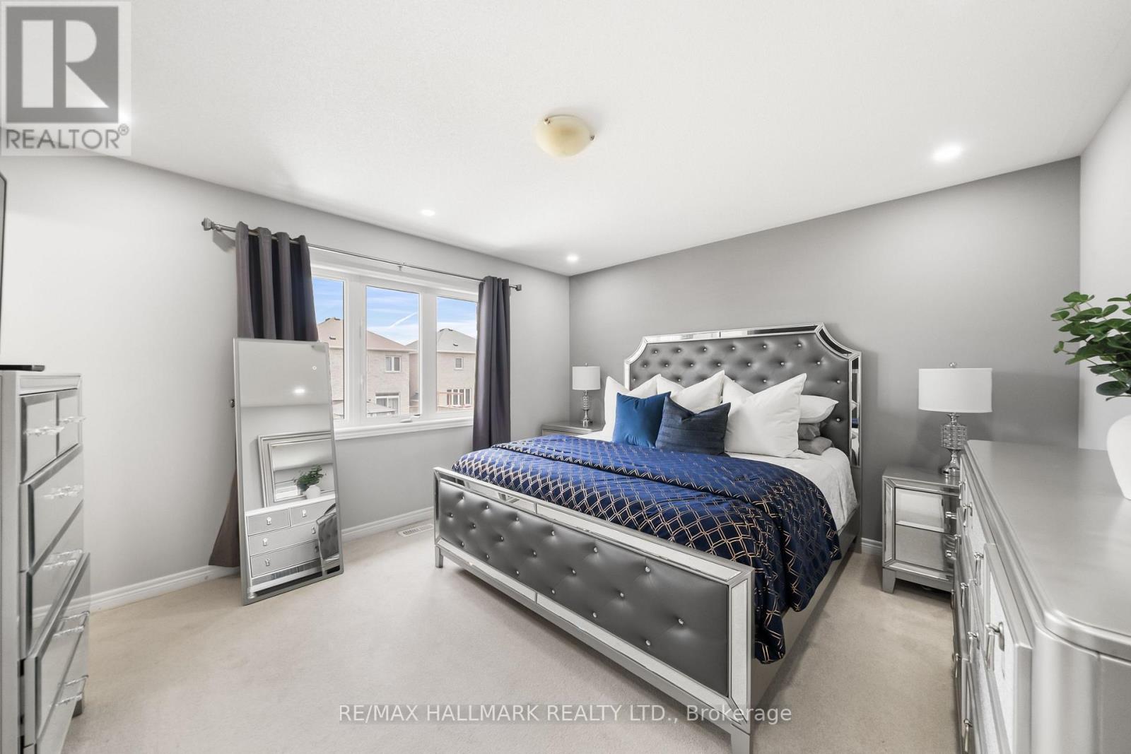 152 MCDONALD CRESCENT - 23