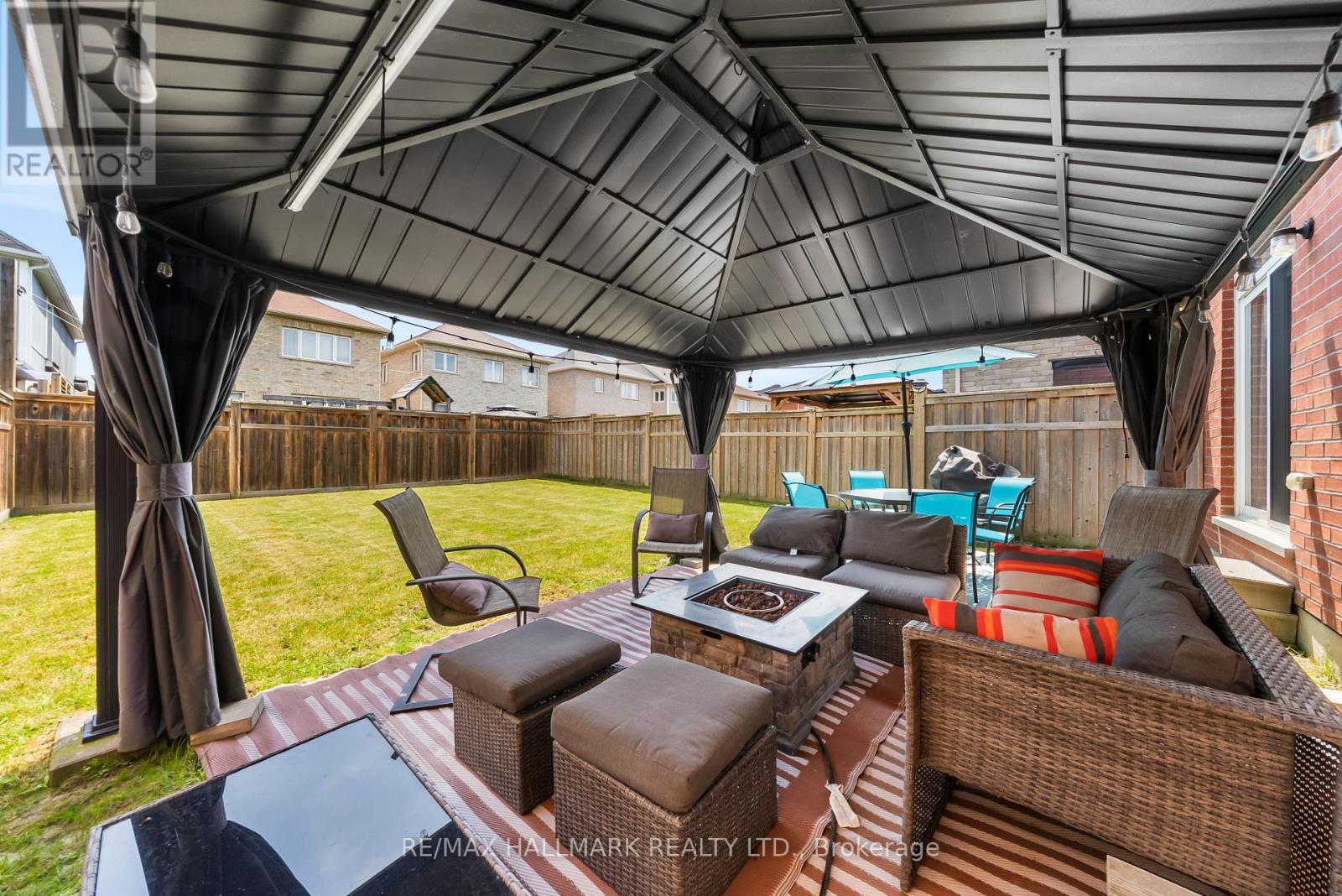 152 MCDONALD CRESCENT - 32