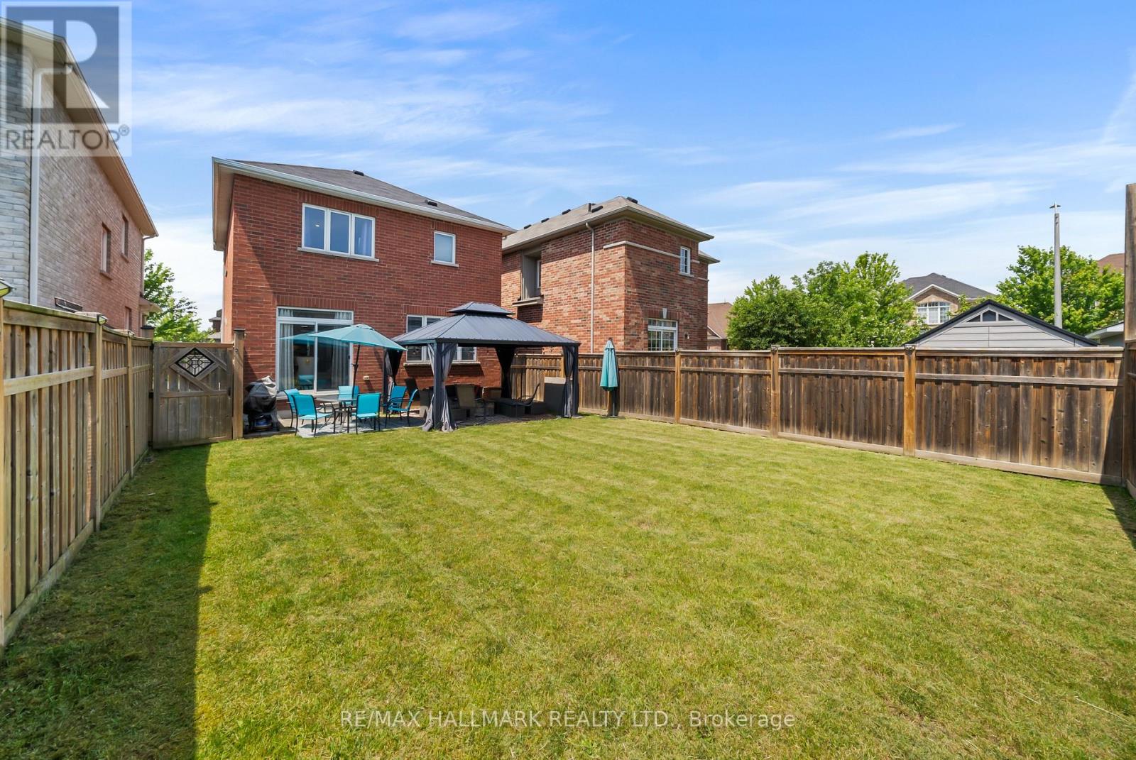 152 MCDONALD CRESCENT - 34