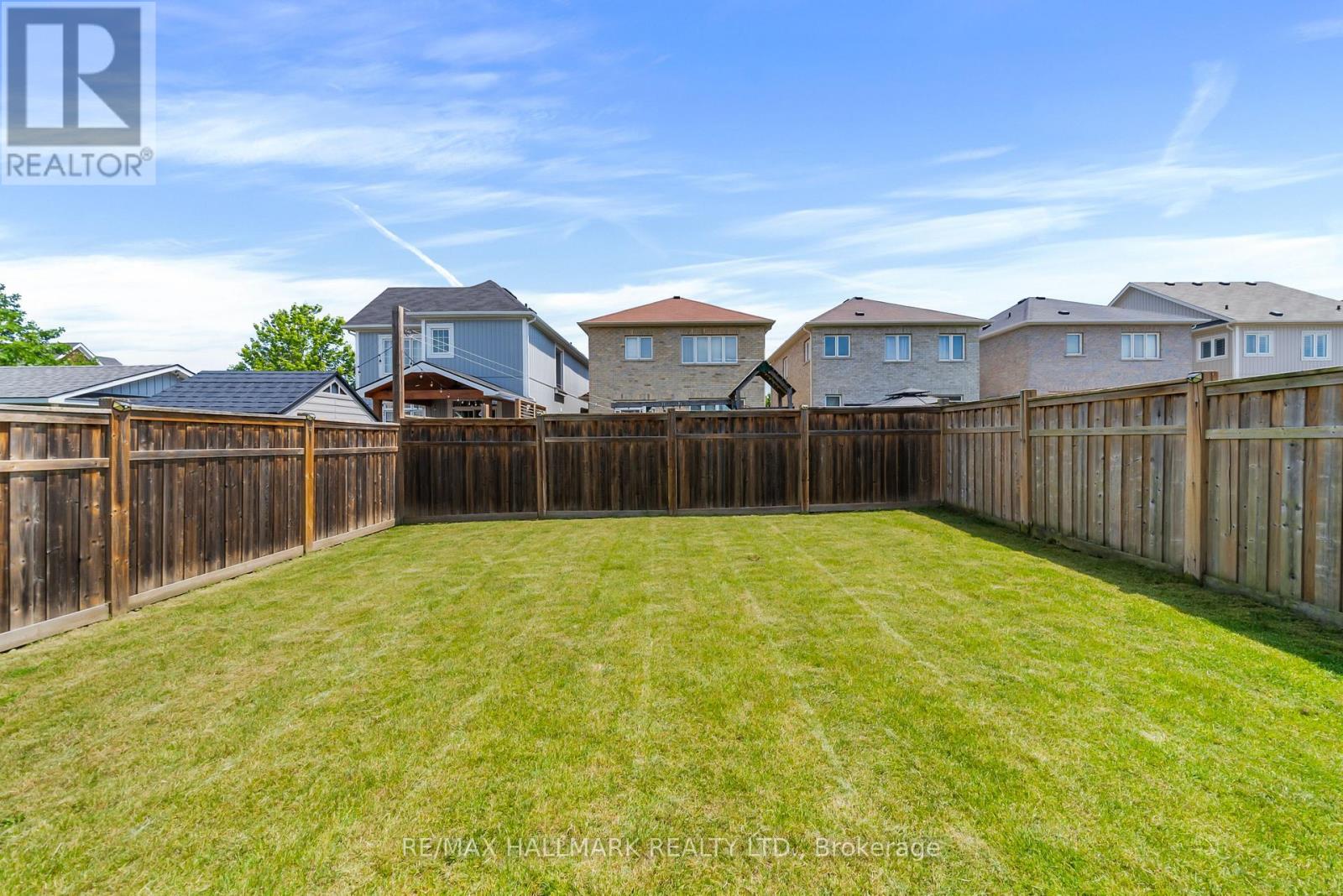 152 MCDONALD CRESCENT - 35