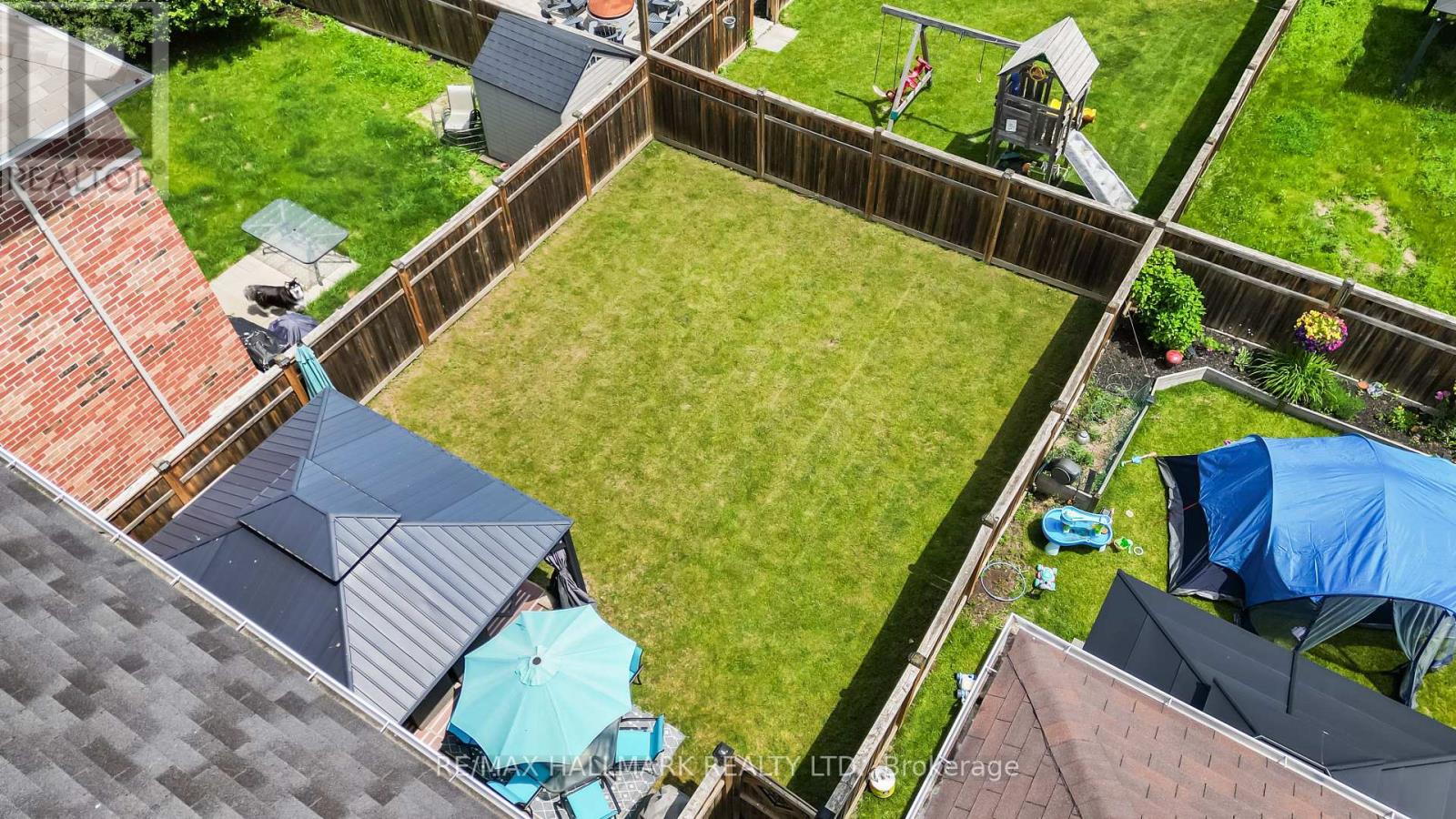 152 MCDONALD CRESCENT - 39