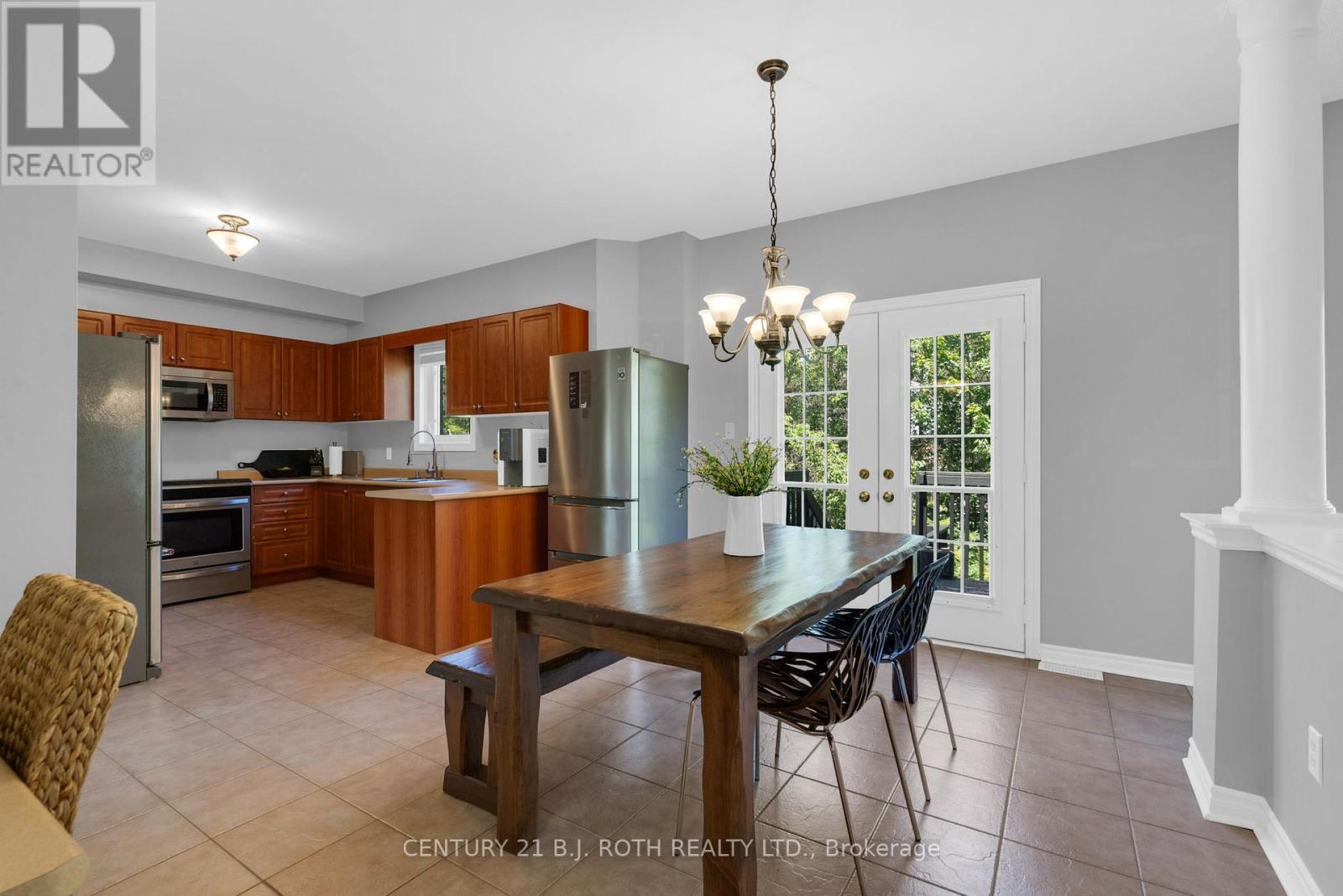 22 SILVERCREEK CRESCENT - Image 12