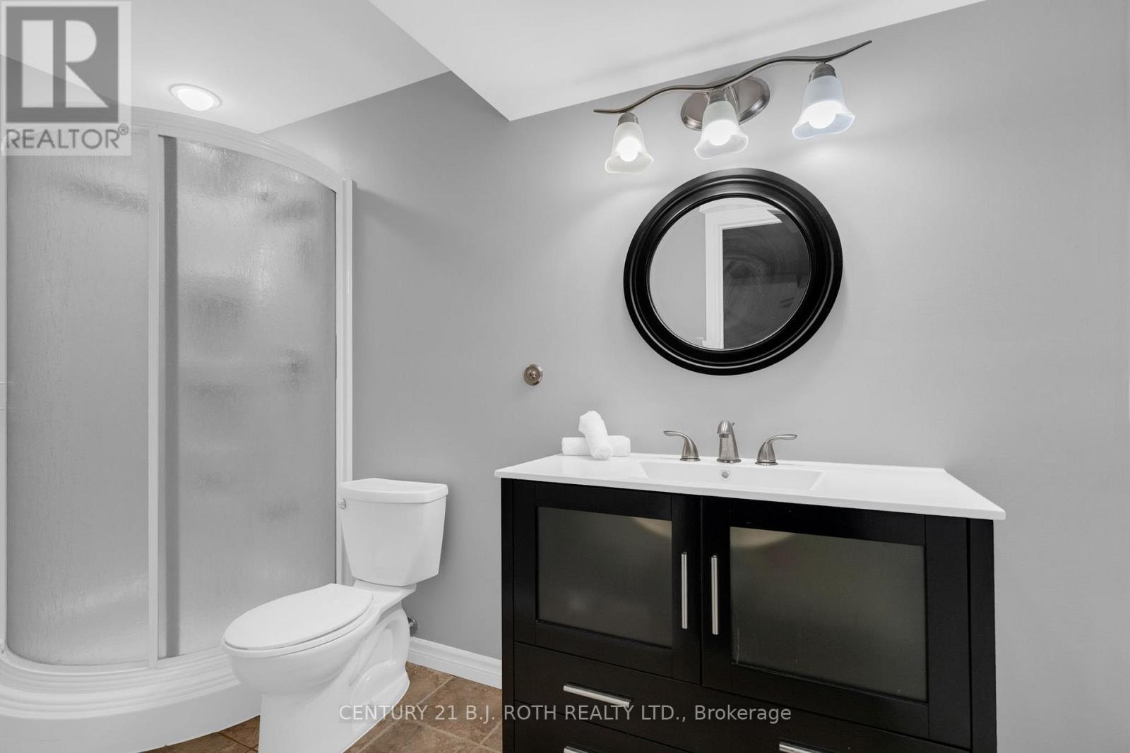 22 SILVERCREEK CRESCENT - Image 33