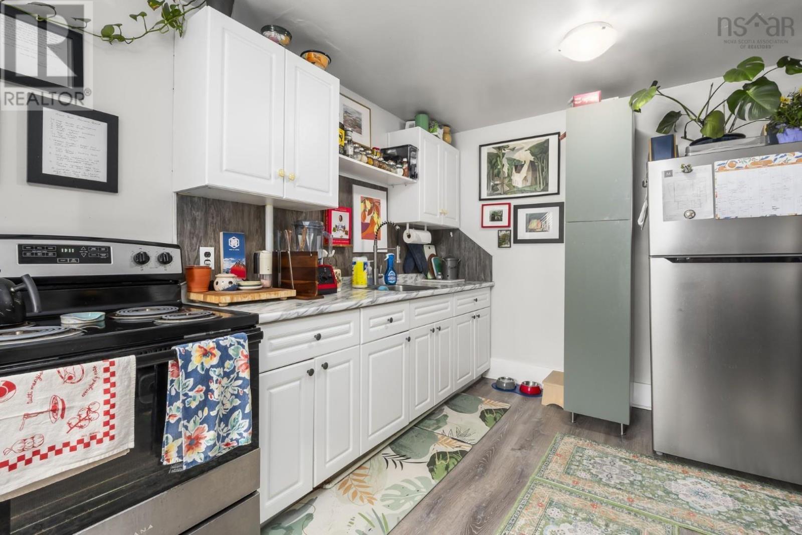 6166-6168 Duncan Street - 7