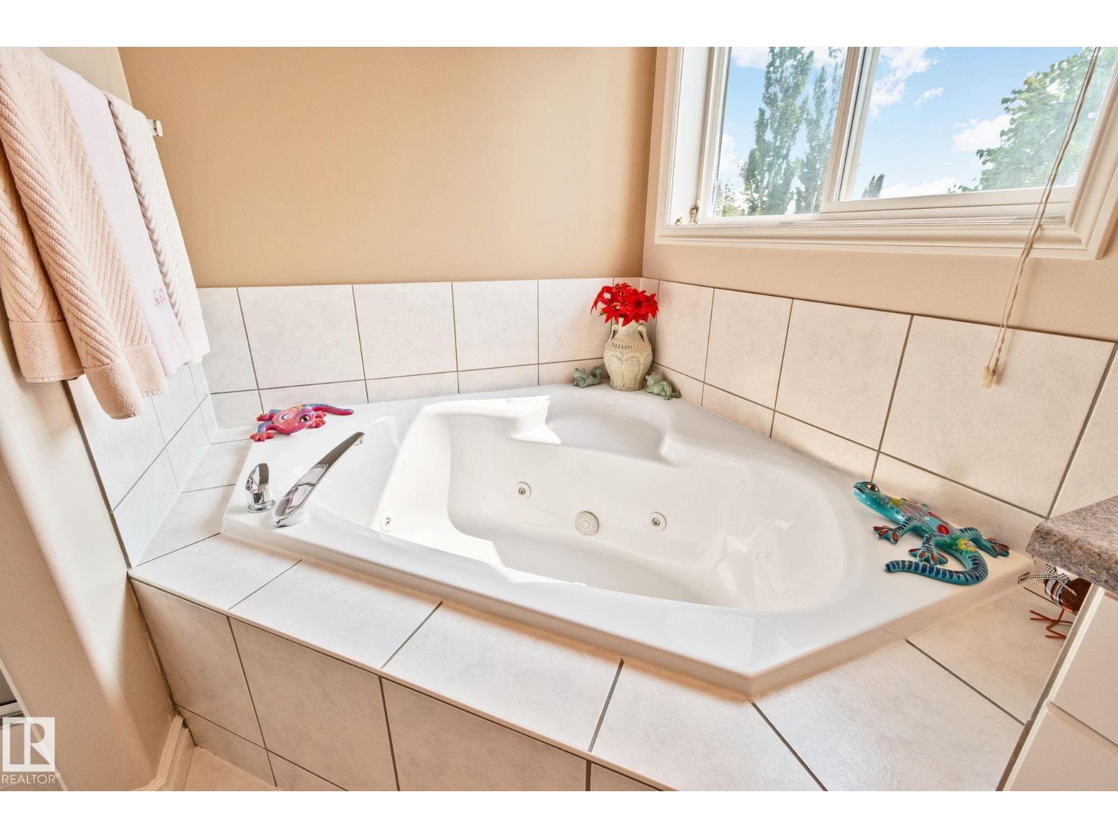 38 RIVARD CR — photo 23