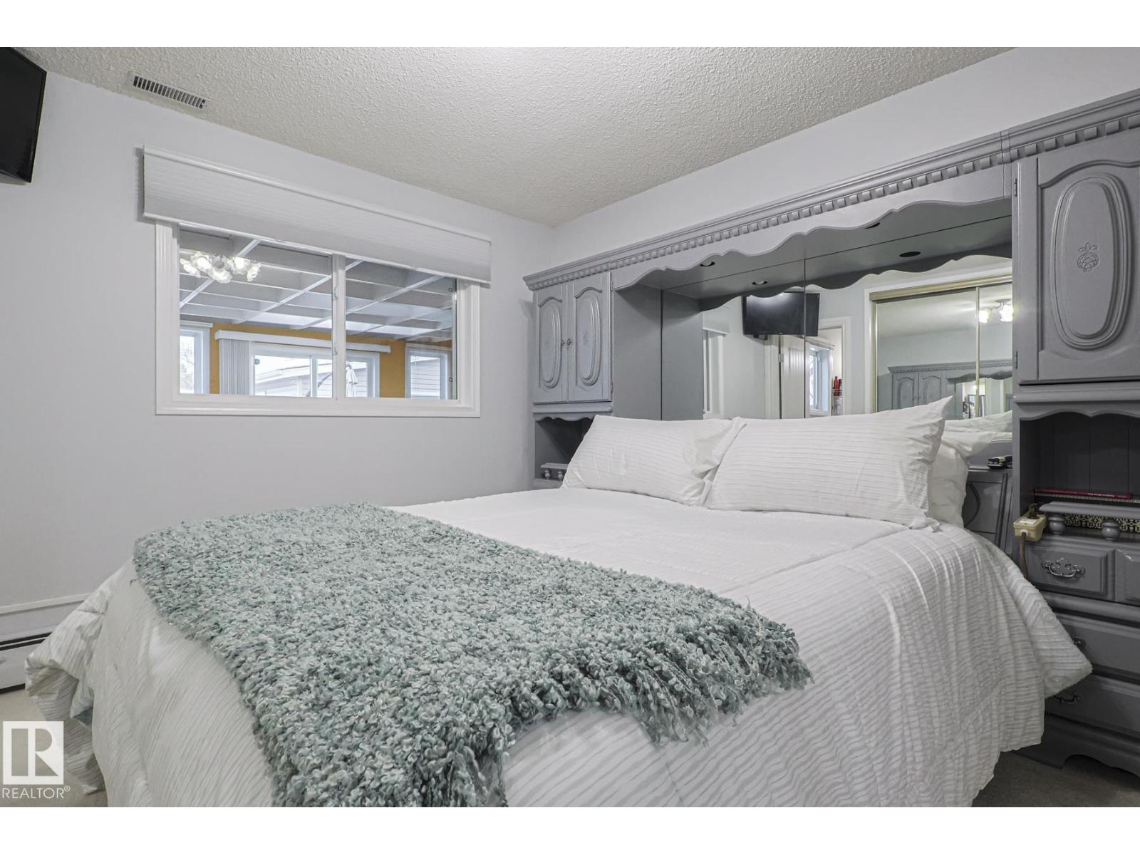 13304 70 ST NW - 19
