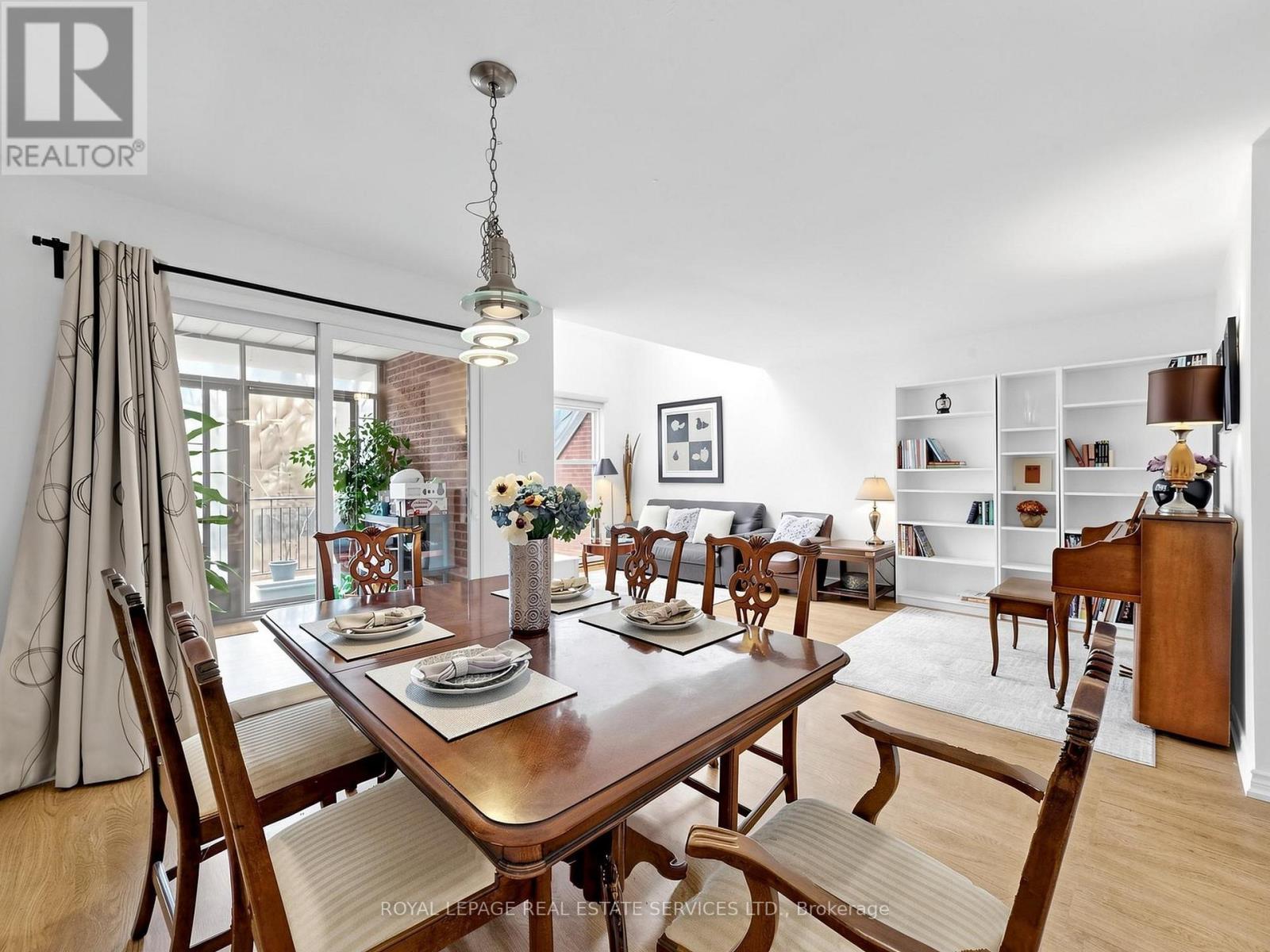 #21 530 FALGARWOOD DRIVE - 12