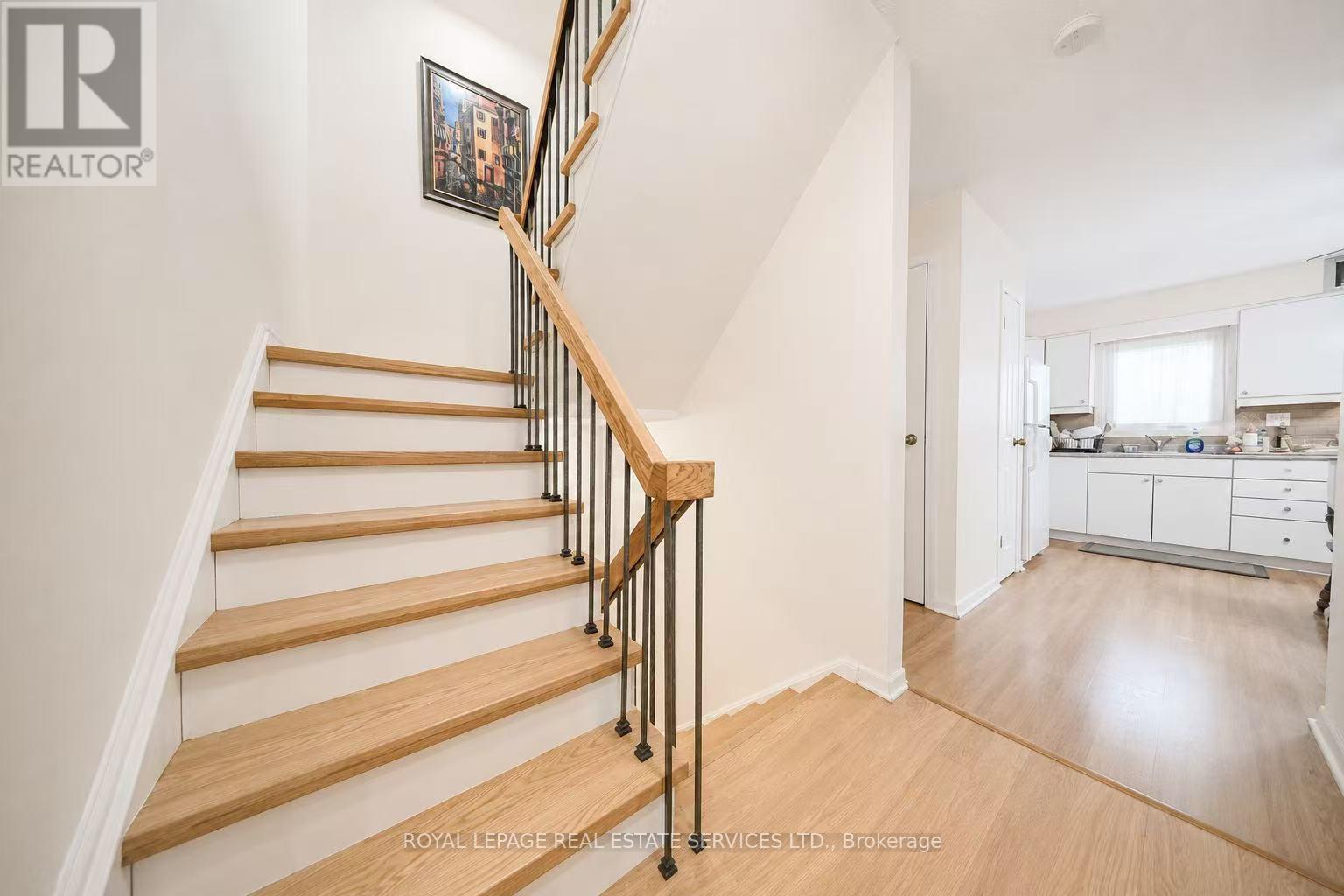#21 530 FALGARWOOD DRIVE - 19