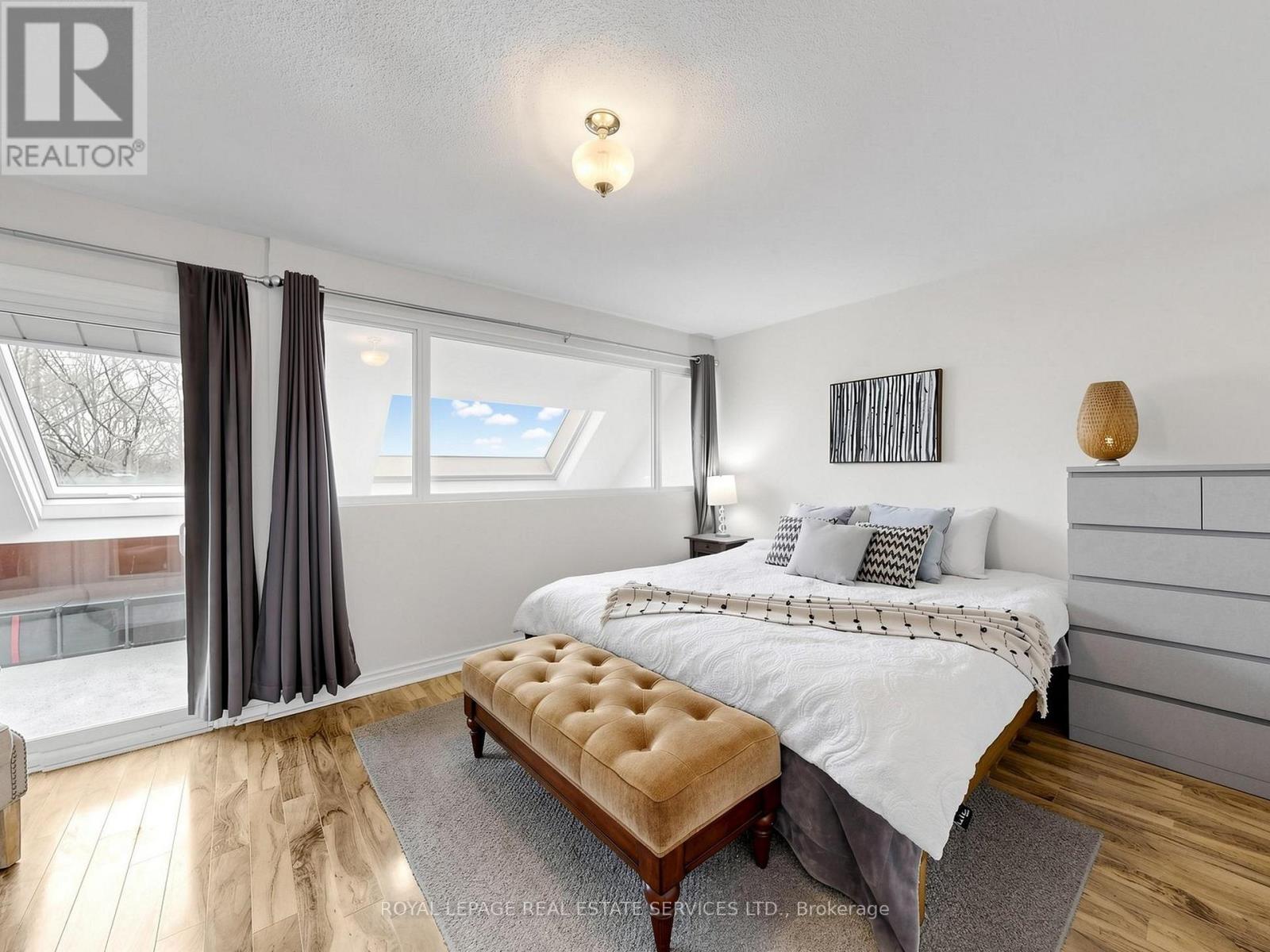 #21 530 FALGARWOOD DRIVE - 21