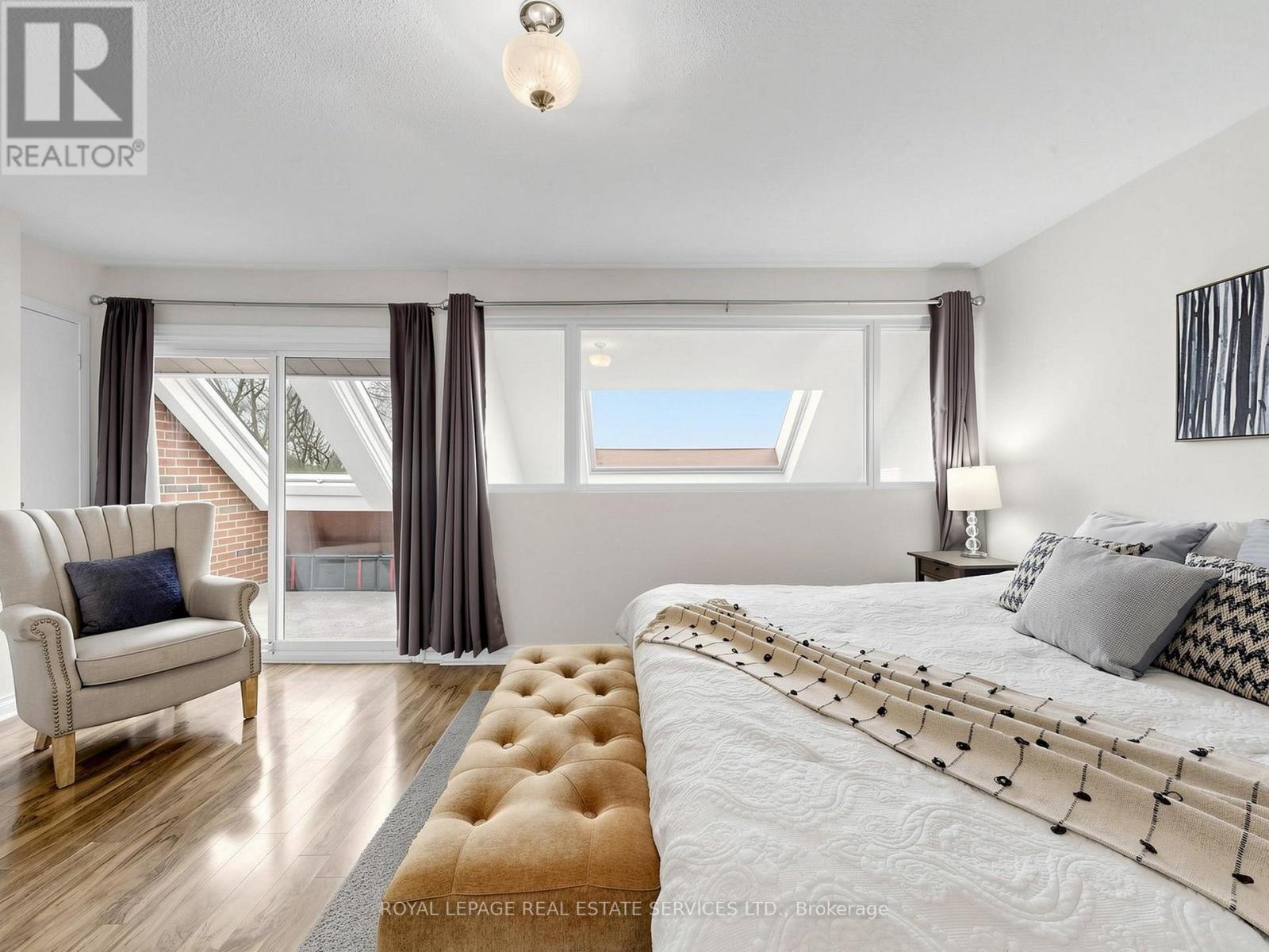 #21 530 FALGARWOOD DRIVE - 22
