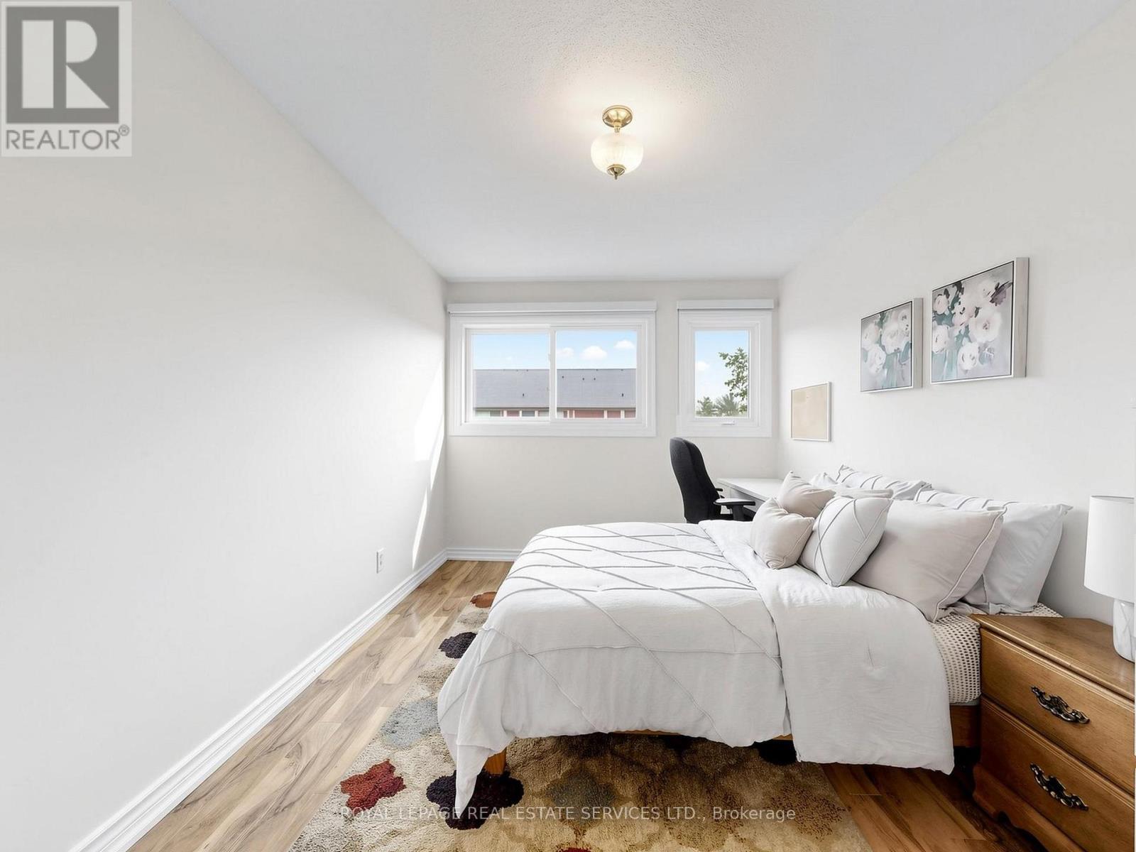 #21 530 FALGARWOOD DRIVE - 32
