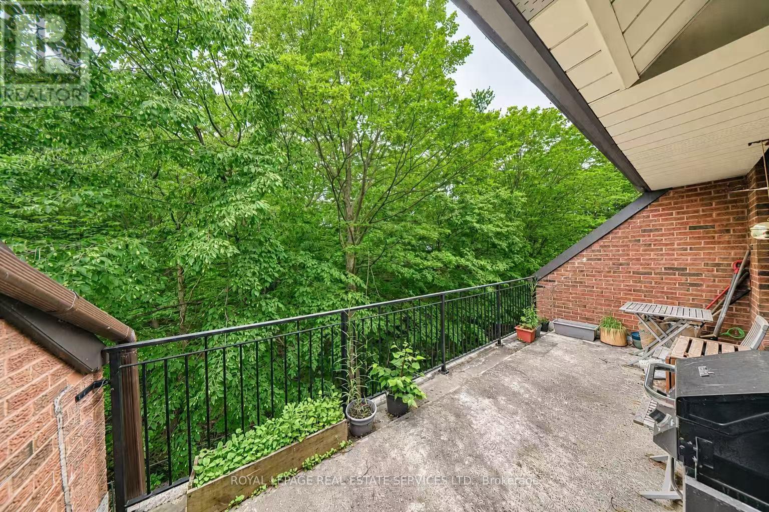 #21 530 FALGARWOOD DRIVE - 40