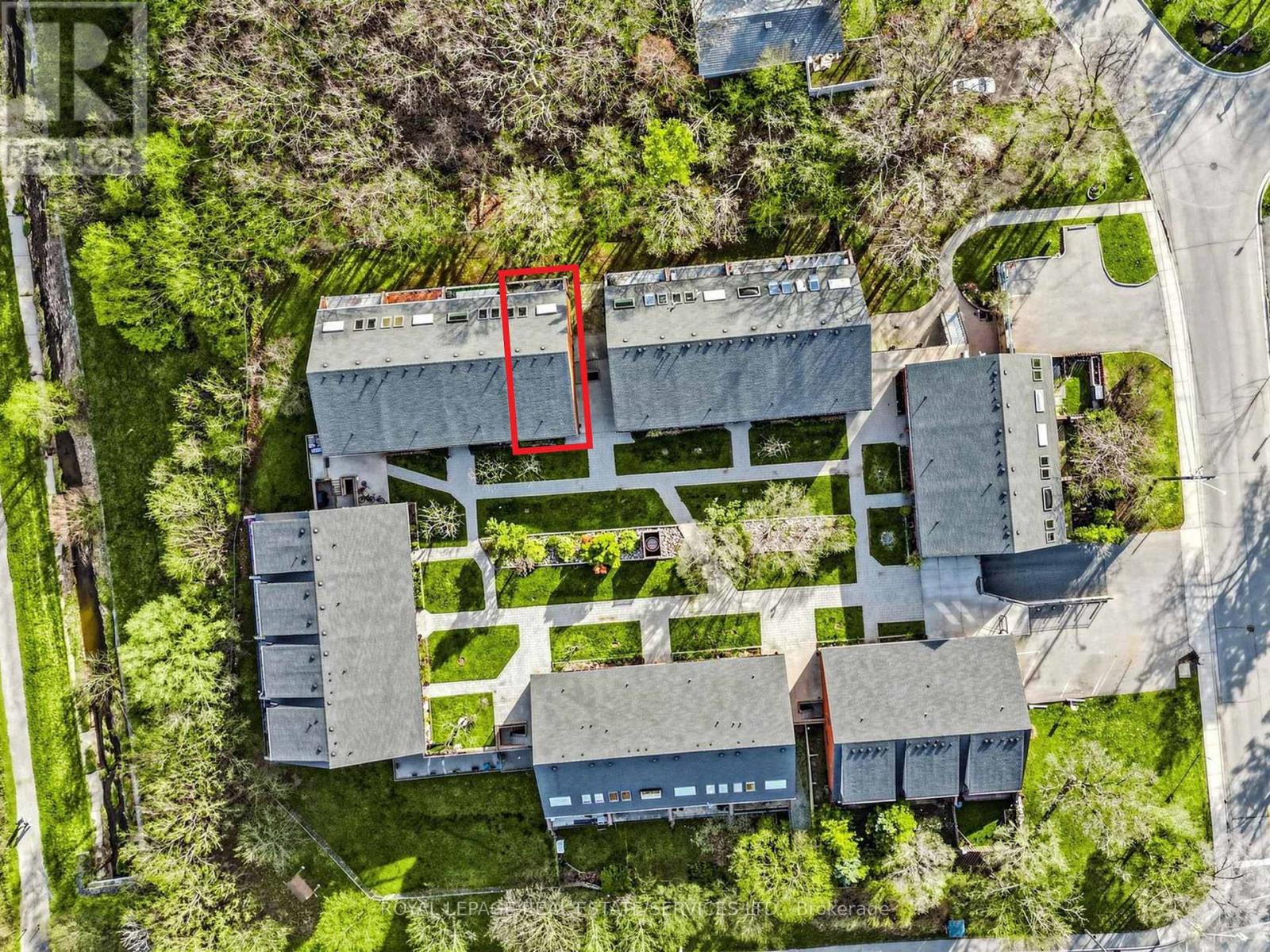 #21 530 FALGARWOOD DRIVE - 44