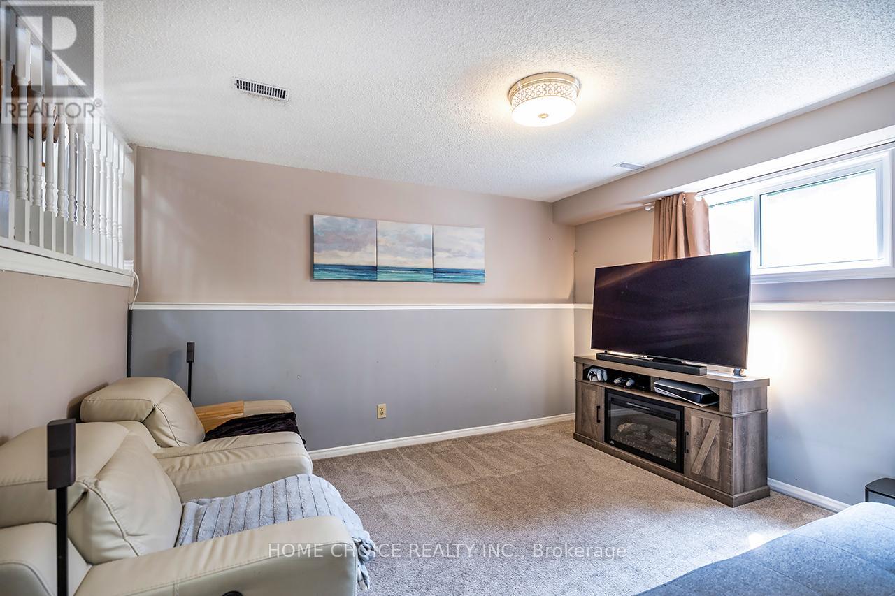 34 GOLDPINE AVENUE - 18