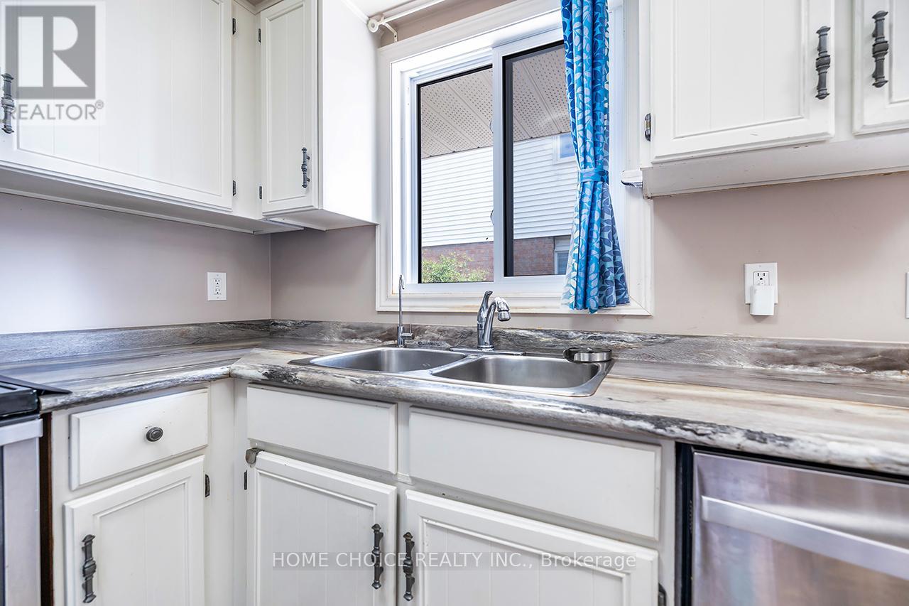 34 GOLDPINE AVENUE - 14