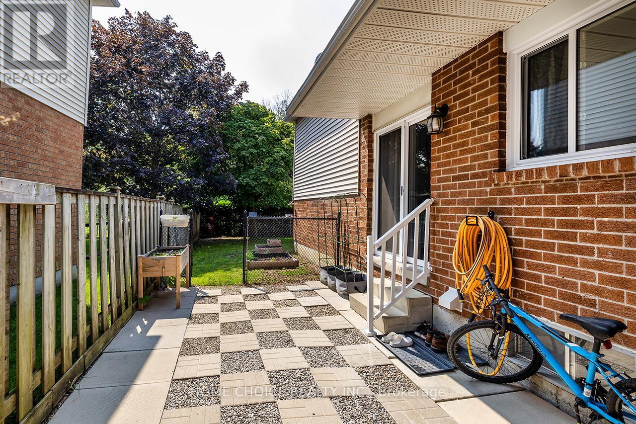 34 GOLDPINE AVENUE - 30