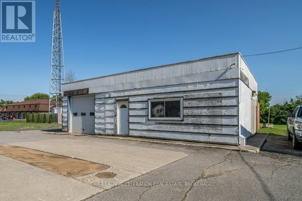 108 DUNDAS STREET - 26
