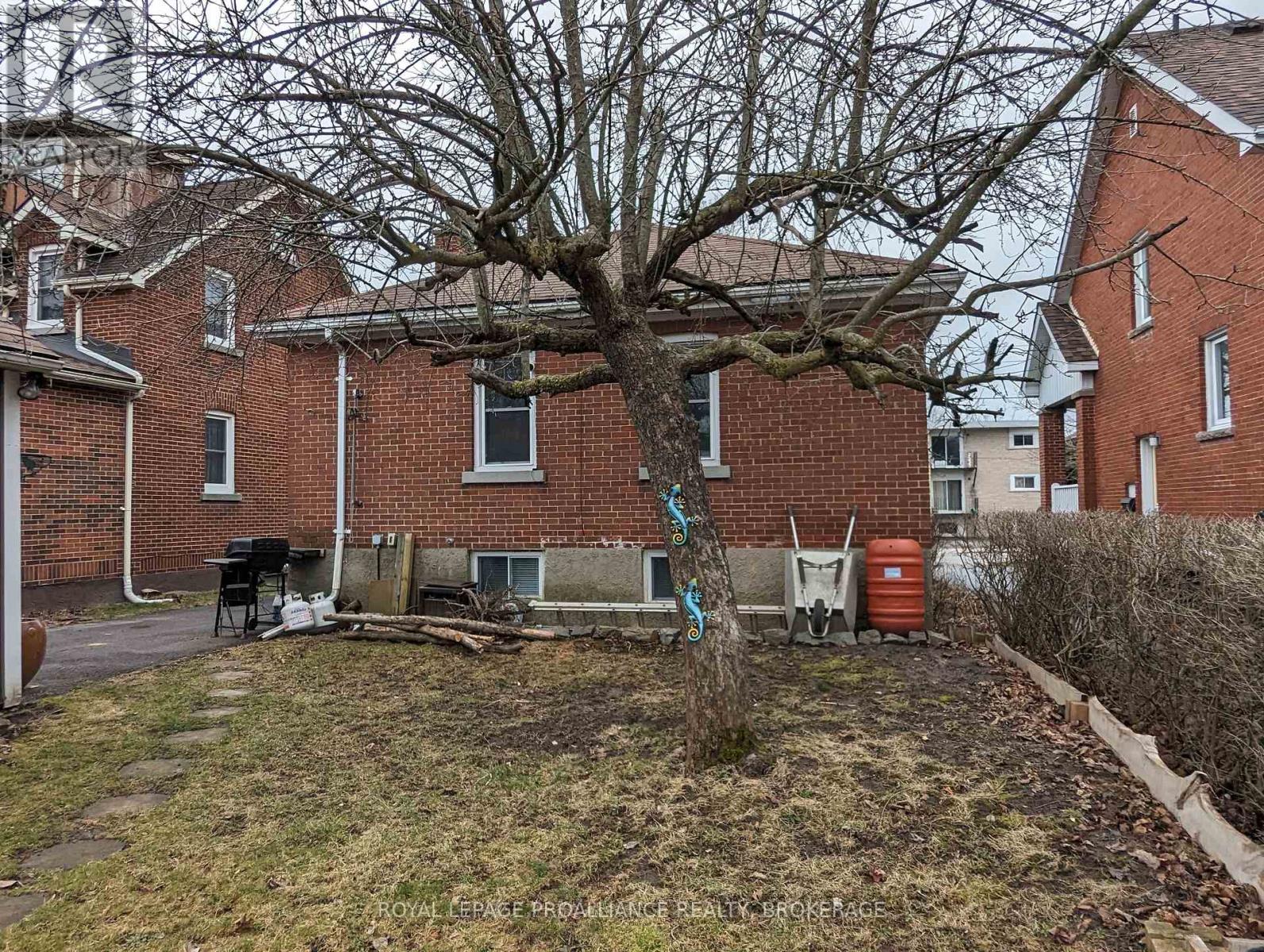51 DUNDAS STREET - 43
