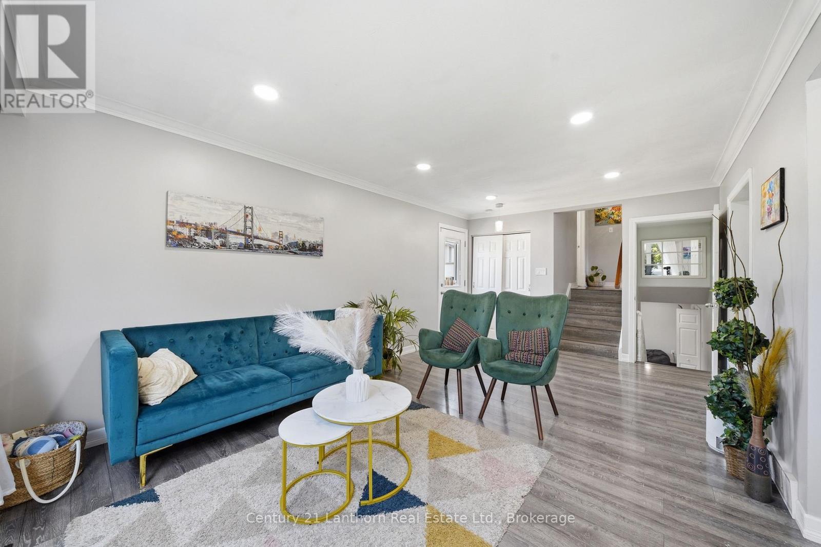15 WILSON CRESCENT - 10