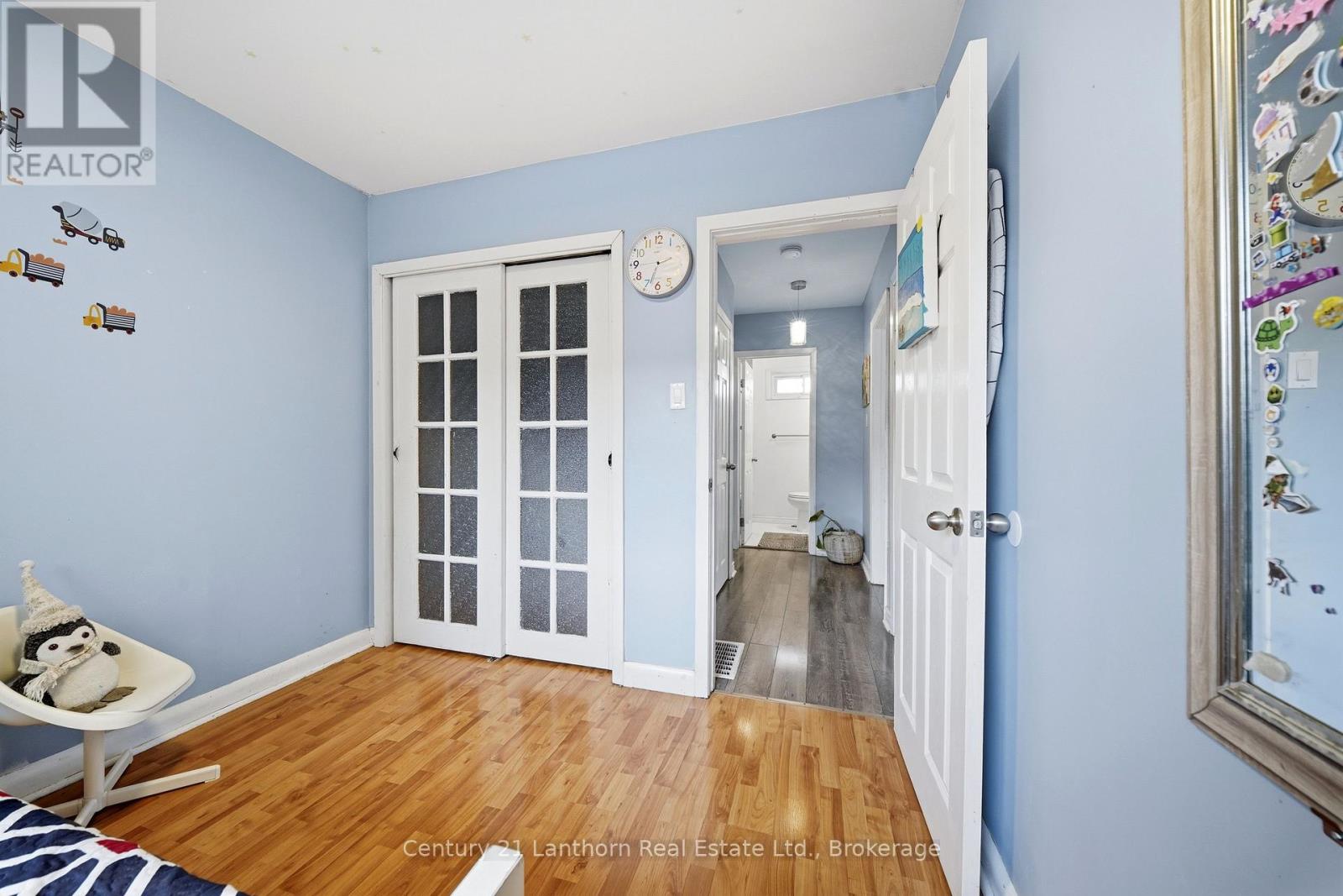 15 WILSON CRESCENT - 20