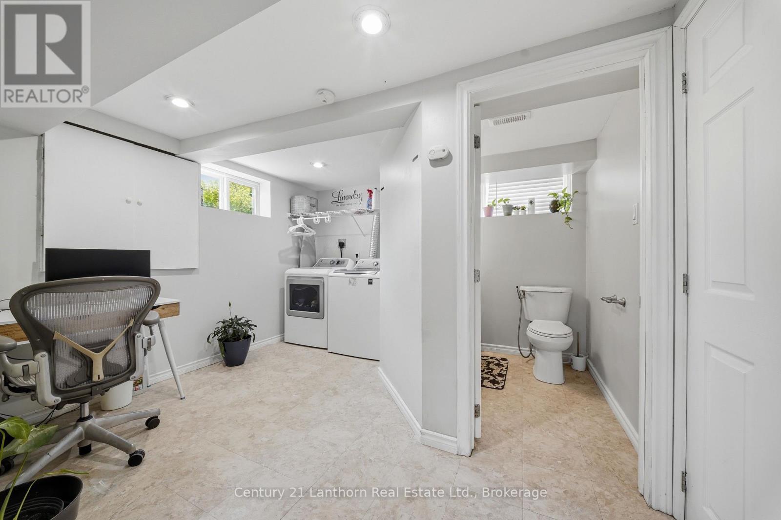 15 WILSON CRESCENT - 24