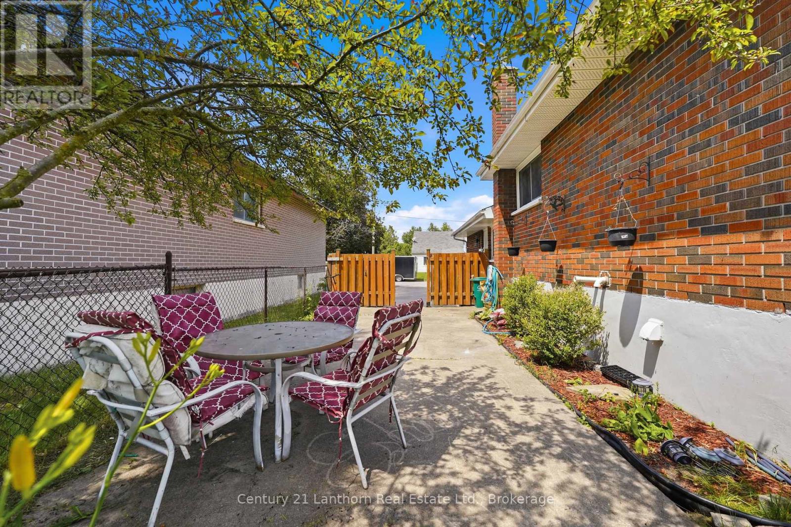 15 WILSON CRESCENT - 28