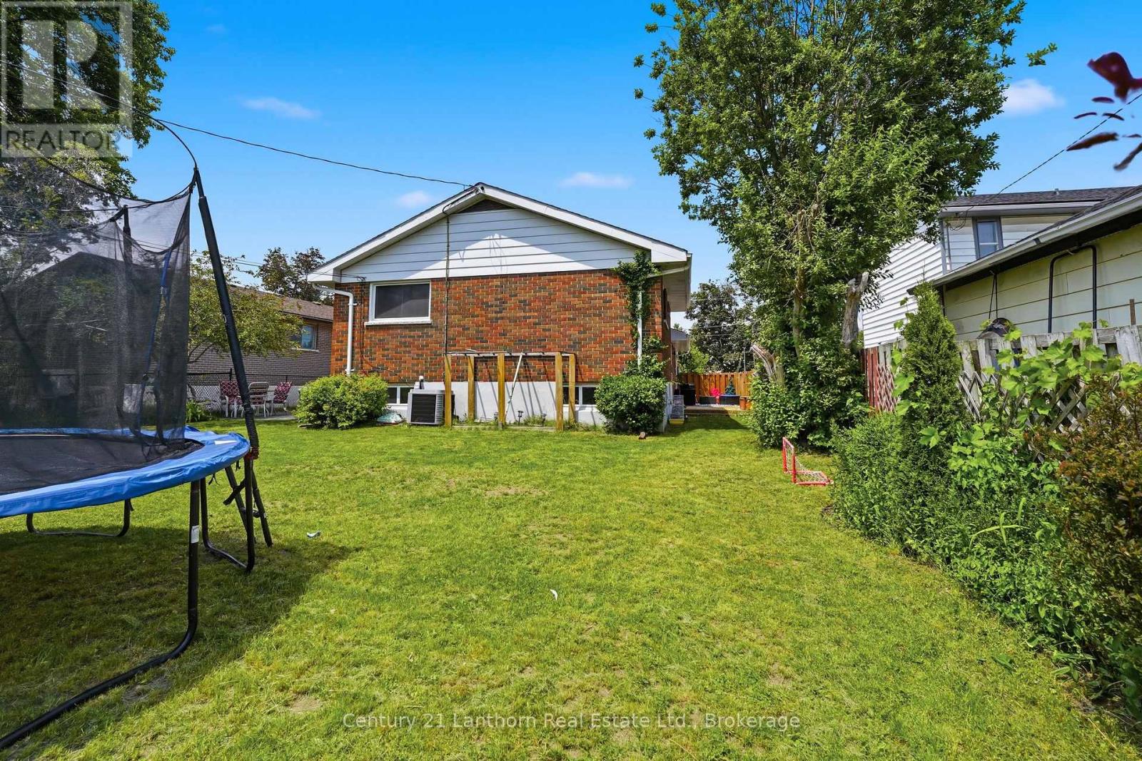 15 WILSON CRESCENT - 30