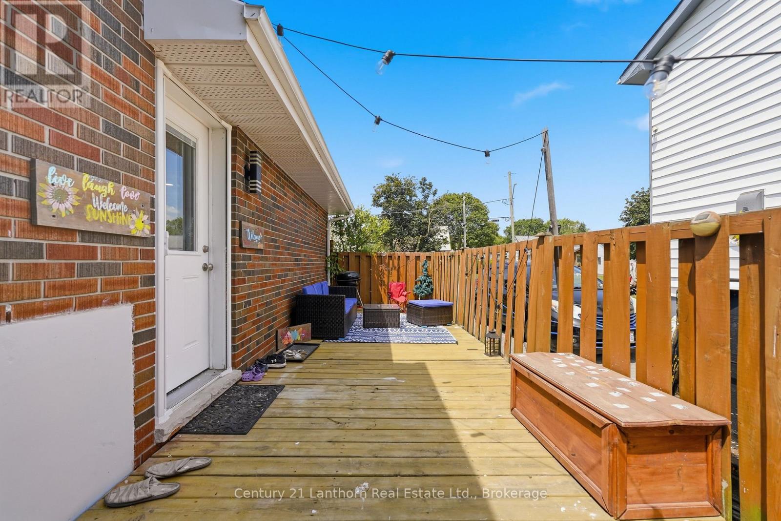 15 WILSON CRESCENT - 32