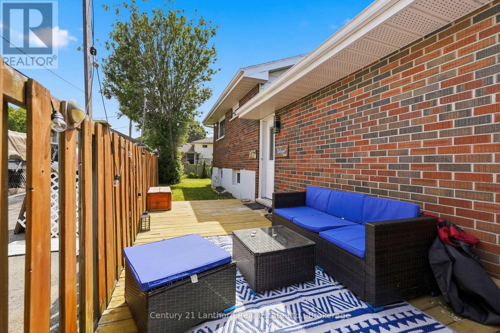 15 WILSON CRESCENT - 33