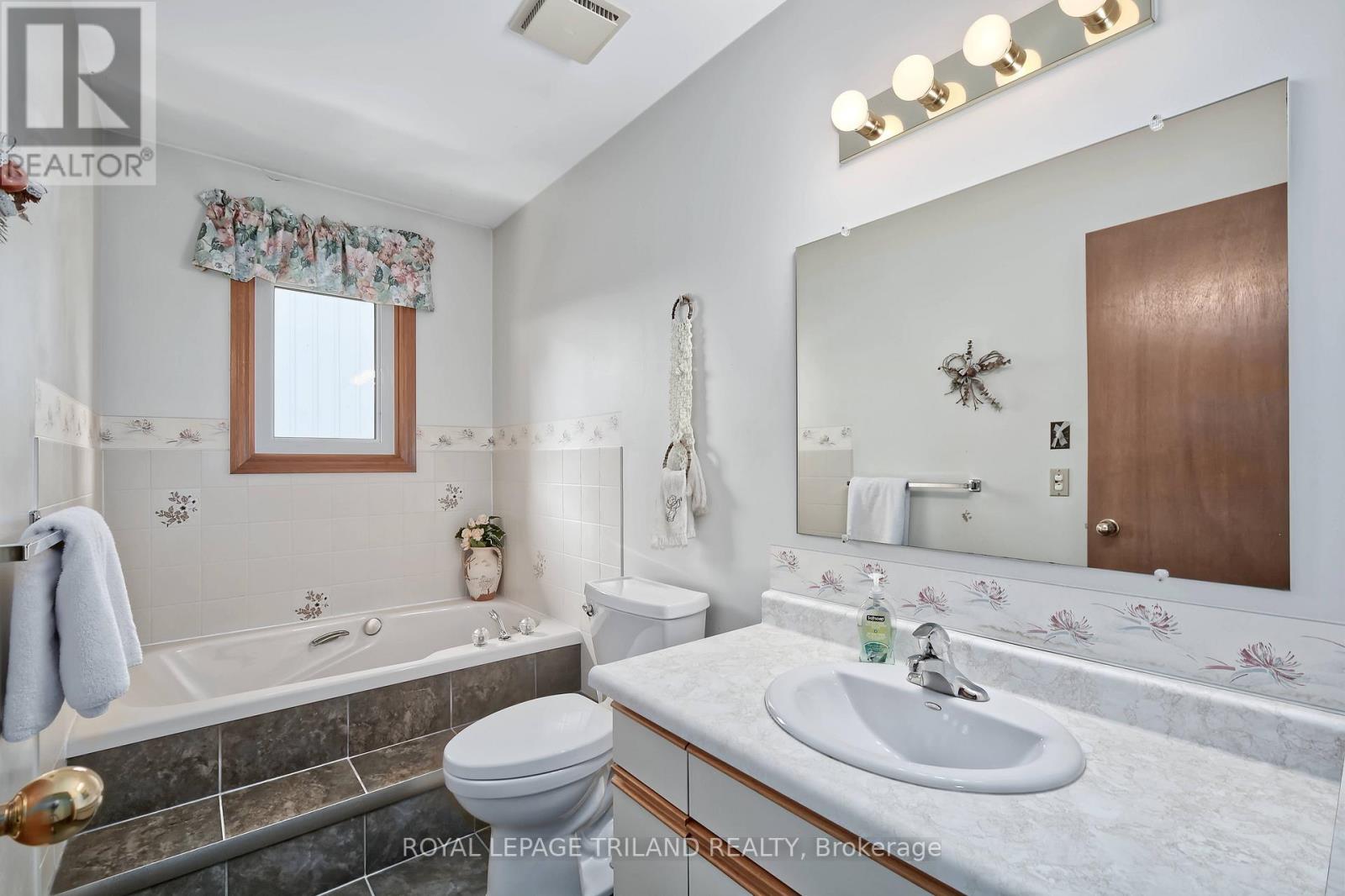1662 ATTAWANDARON ROAD - 10