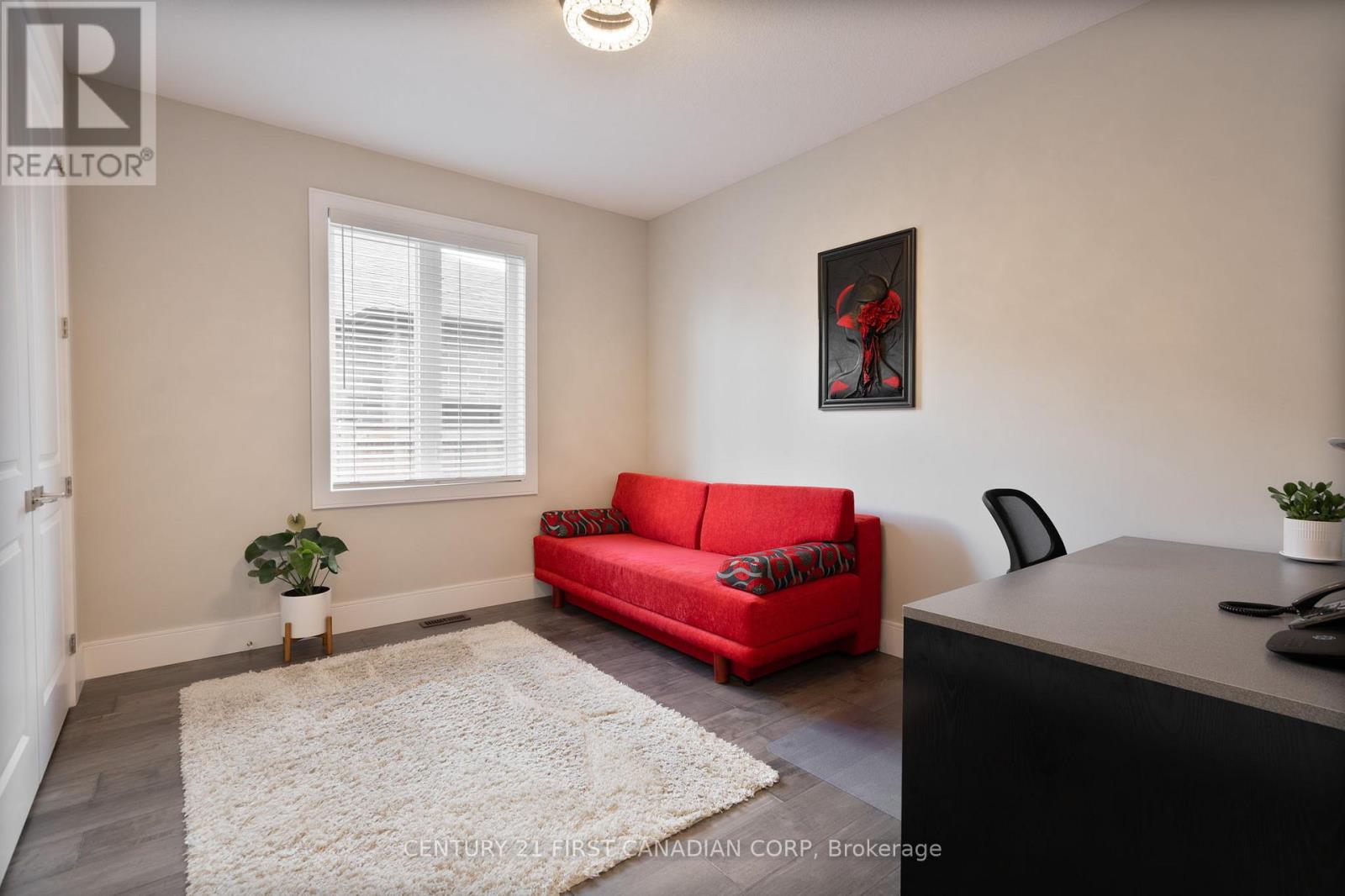 16 FOXBOROUGH PLACE - 19