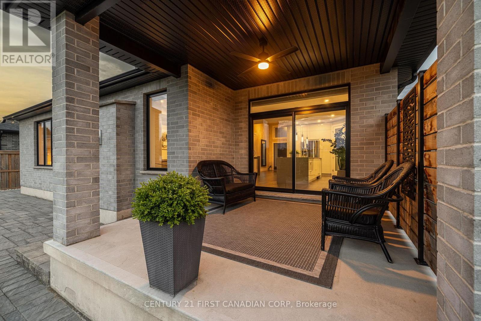 16 FOXBOROUGH PLACE - 43