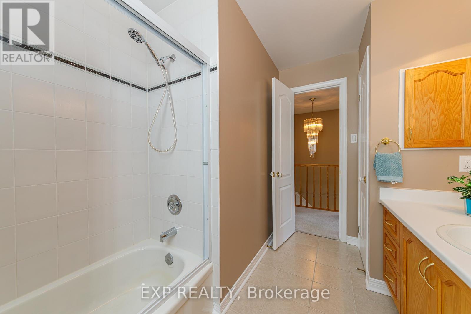 40 NEWBOROUGH CRESCENT - 27