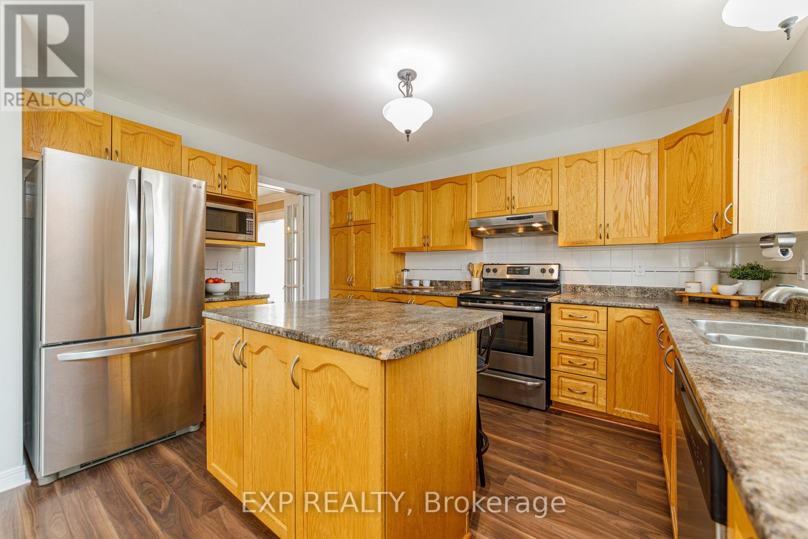 40 NEWBOROUGH CRESCENT - 9